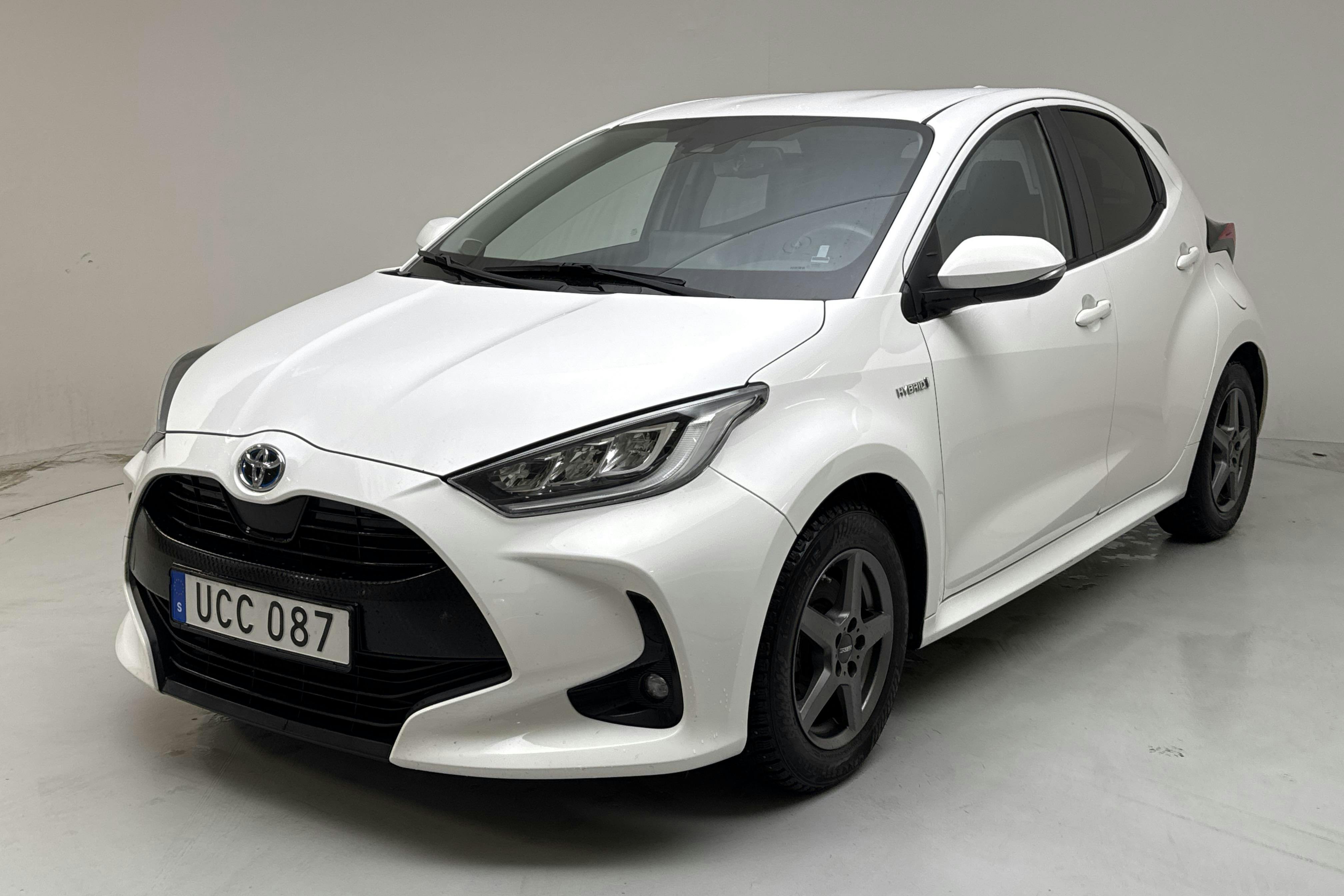 Toyota Yaris 1.5 Hybrid 5dr (116hk) - 8 593 mil - Automat - vit - 2021