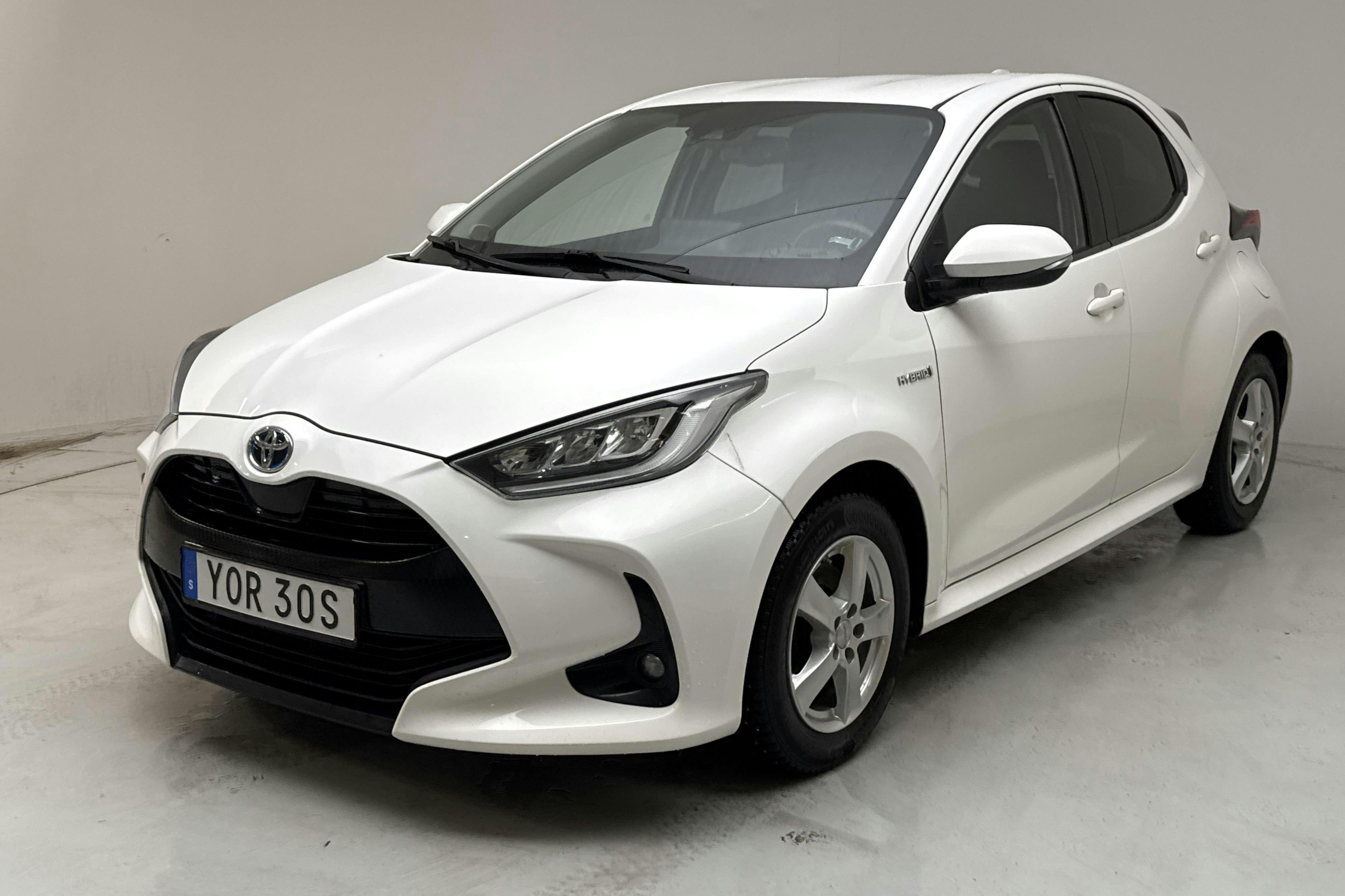 Presentation photo 1 of 14: Toyota Yaris 1.5 Hybrid 5dr (116hk) - 112 400 km - Automatic - white - 2020