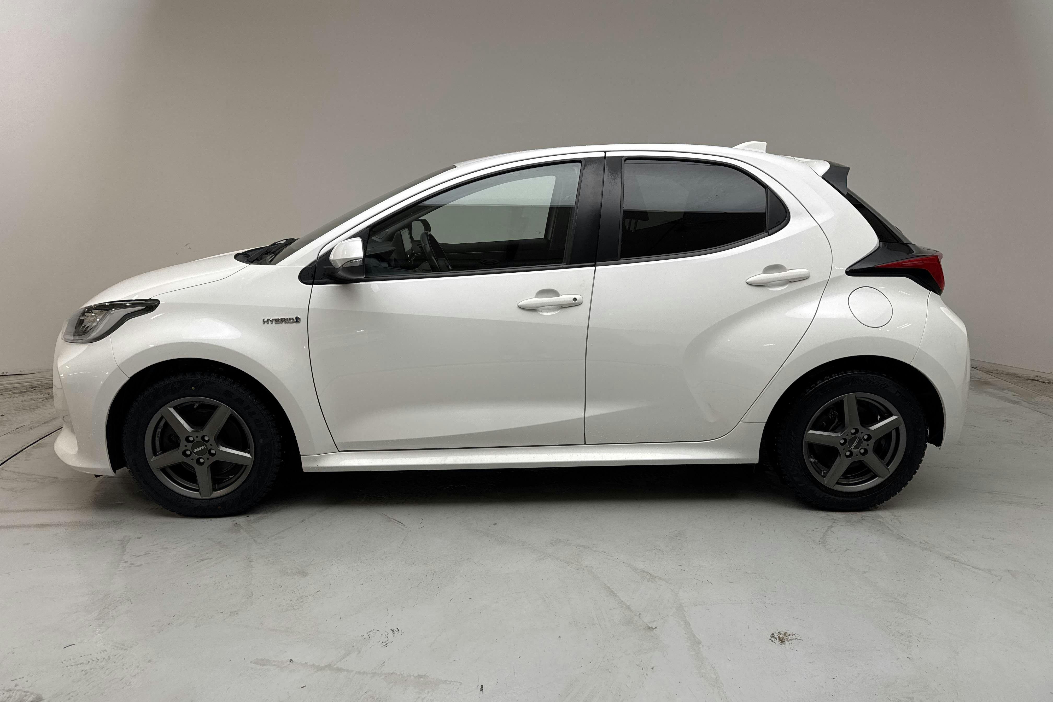 Presentation photo 2 of 14: Toyota Yaris 1.5 Hybrid 5dr (116hk) - 109 020 km - Automatic - white - 2021