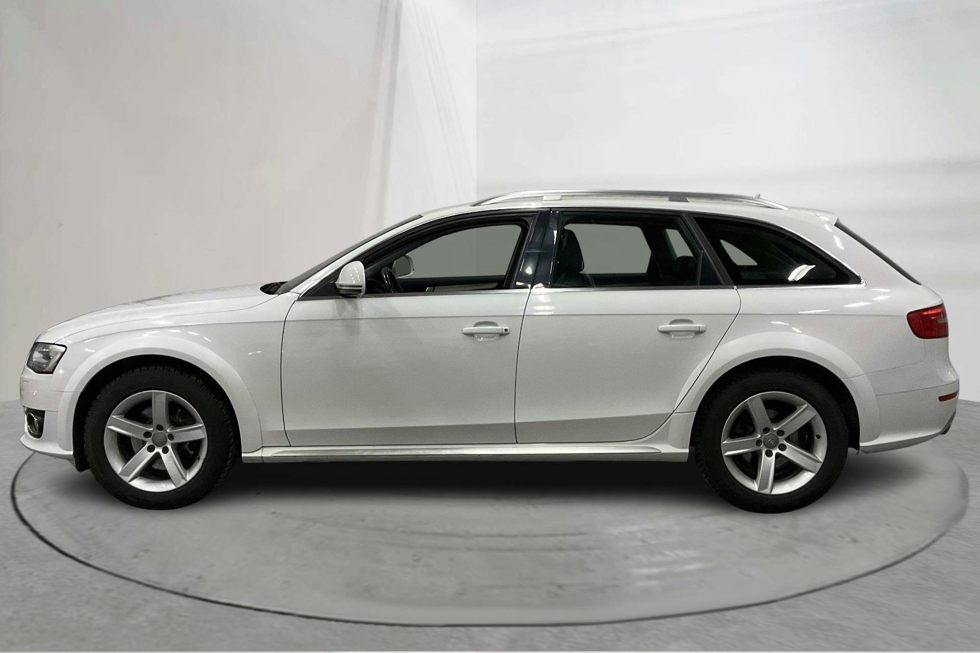 Presentation photo 2 of 15: Audi A4 Allroad 2.0 TDI clean diesel Avant quattro (190hk) - 213 450 km - Automatic - white - 2016