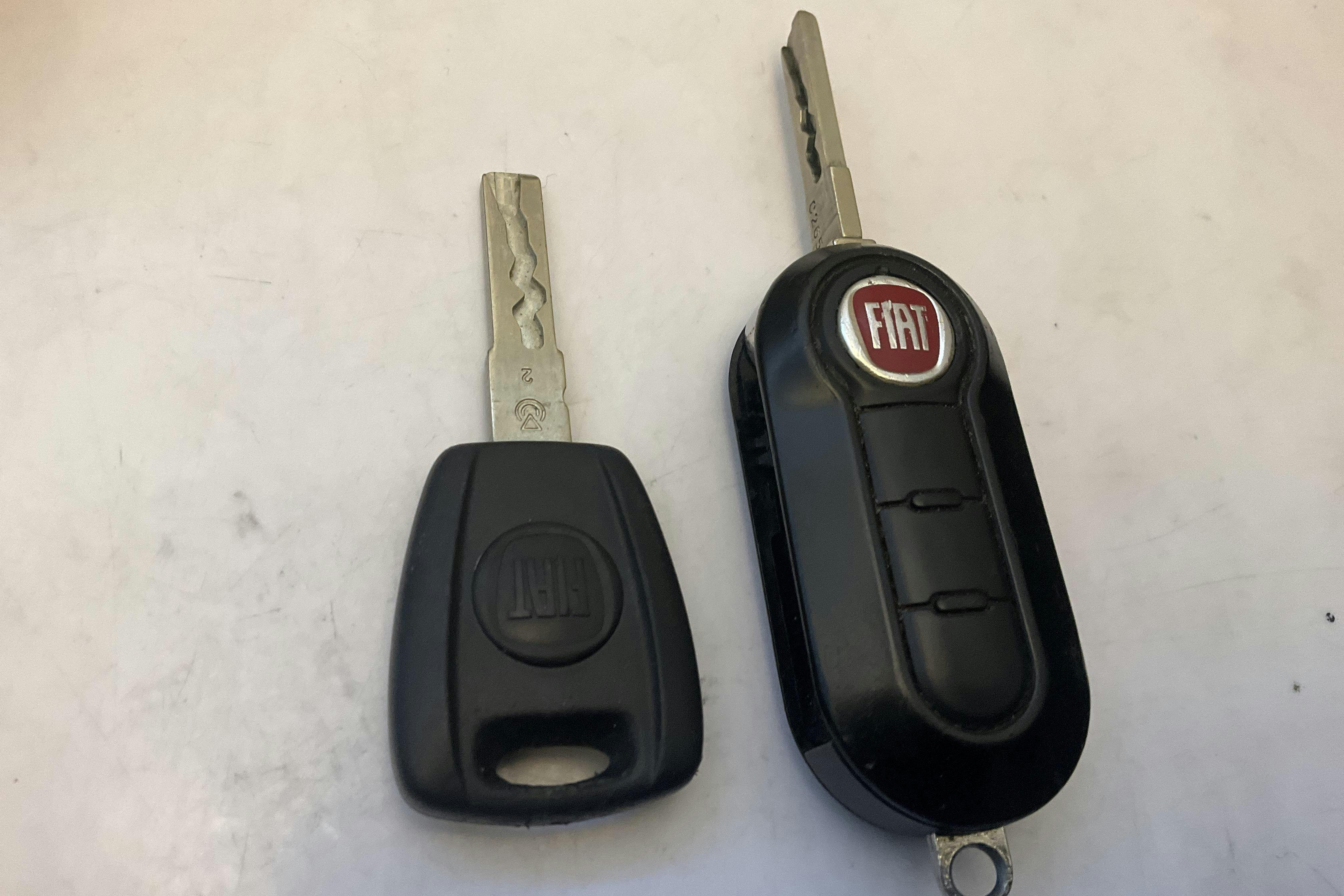 Presentation photo 14 of 14: Fiat 500 1.2 (69hk) - 174 290 km - Manual - gray - 2018