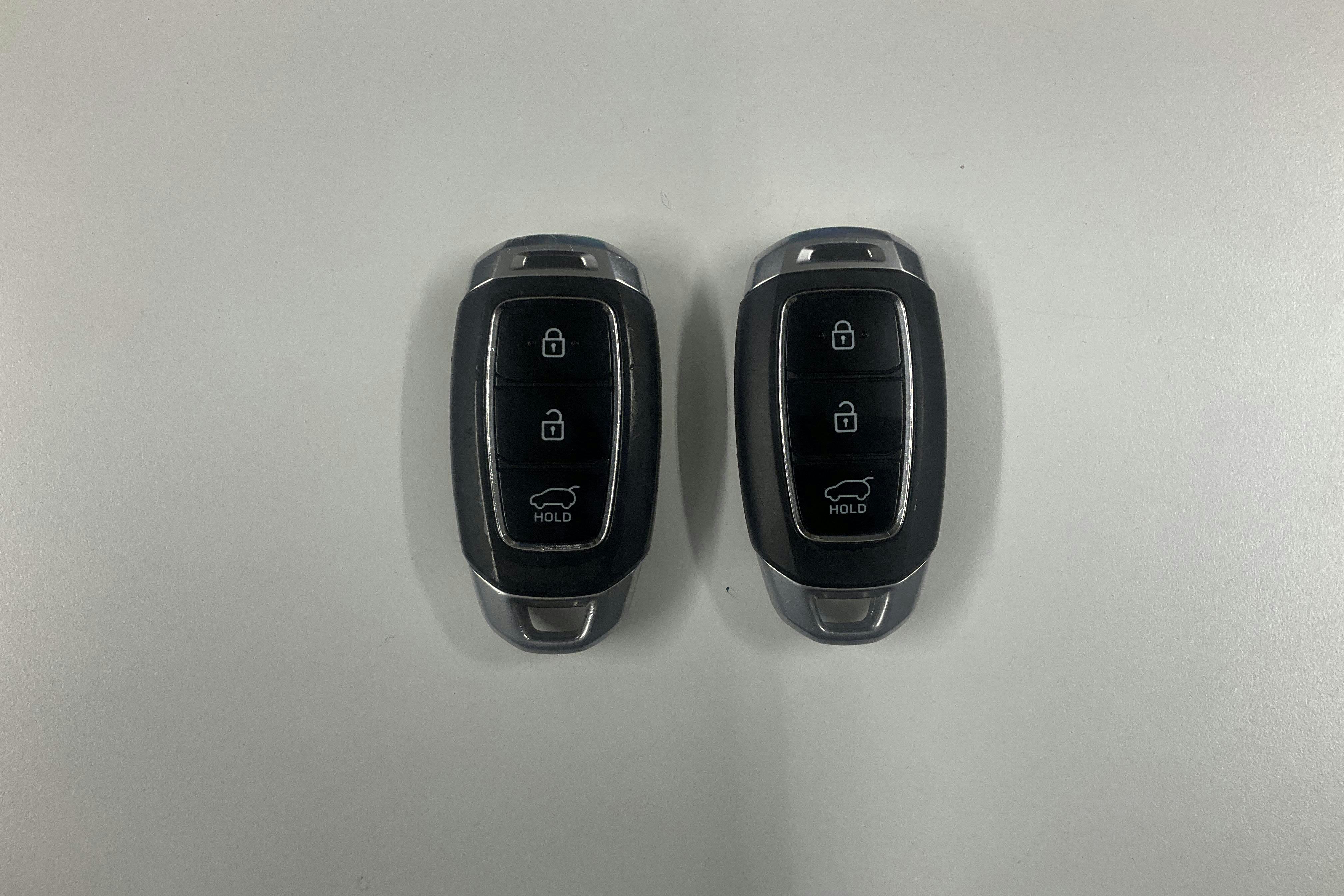 Esittelykuva 20 osoitteesta 20: Hyundai Kona Electric Long Range 64kWh (204hk) - 68 610 km - Automaattinen - harmaa - 2020