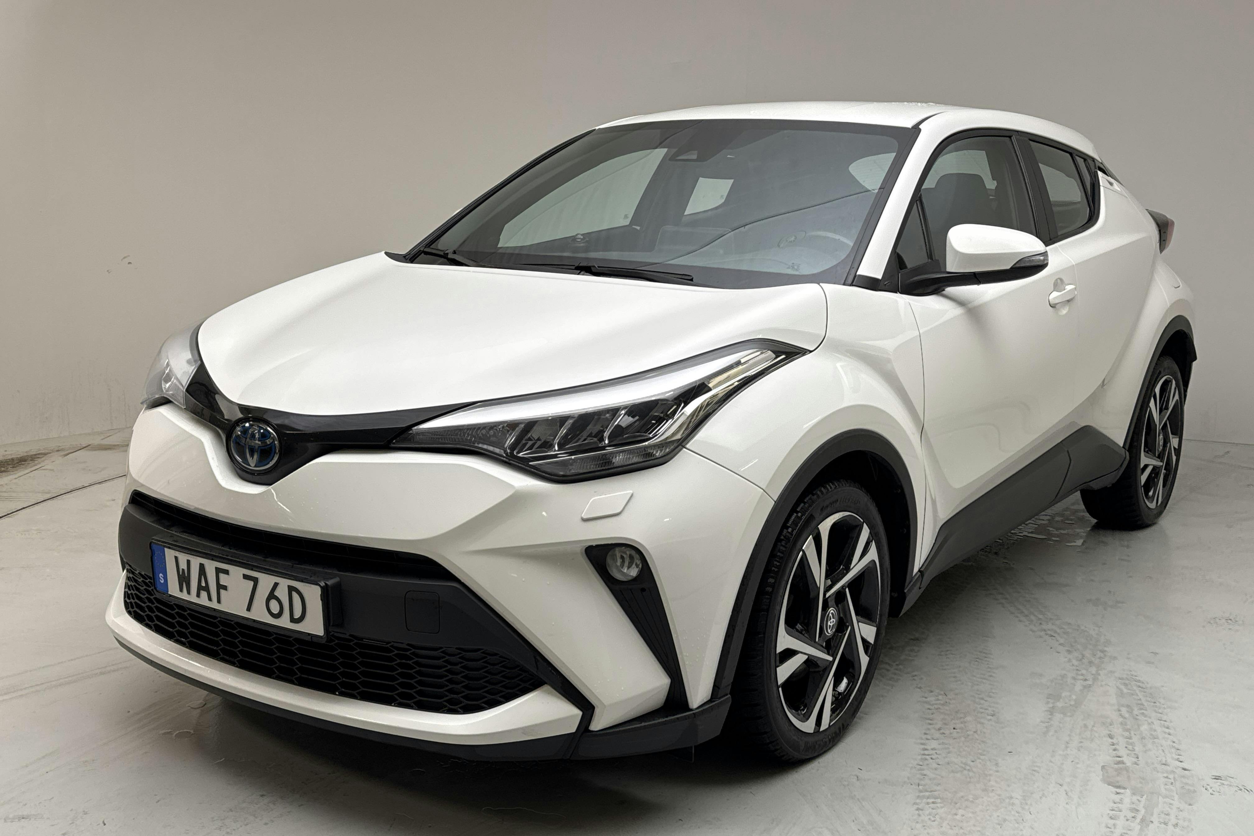Toyota C-HR 1.8 HSD (122hk) - 6 626 mil - Automat - vit - 2023
