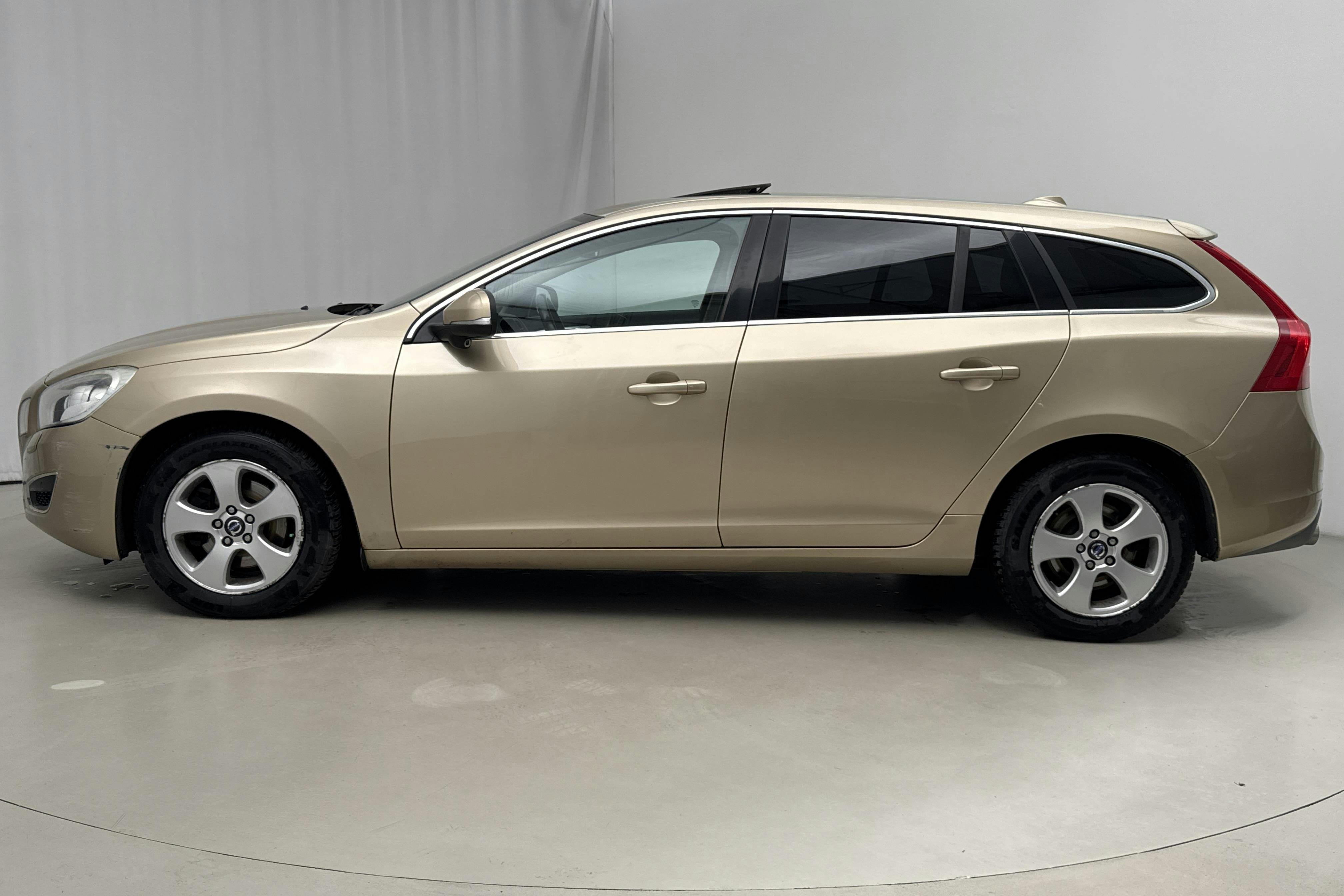 Presentation photo 2 of 18: Volvo V60 T4 (180hk) - 184 160 km - Automatic - Light Brown - 2012