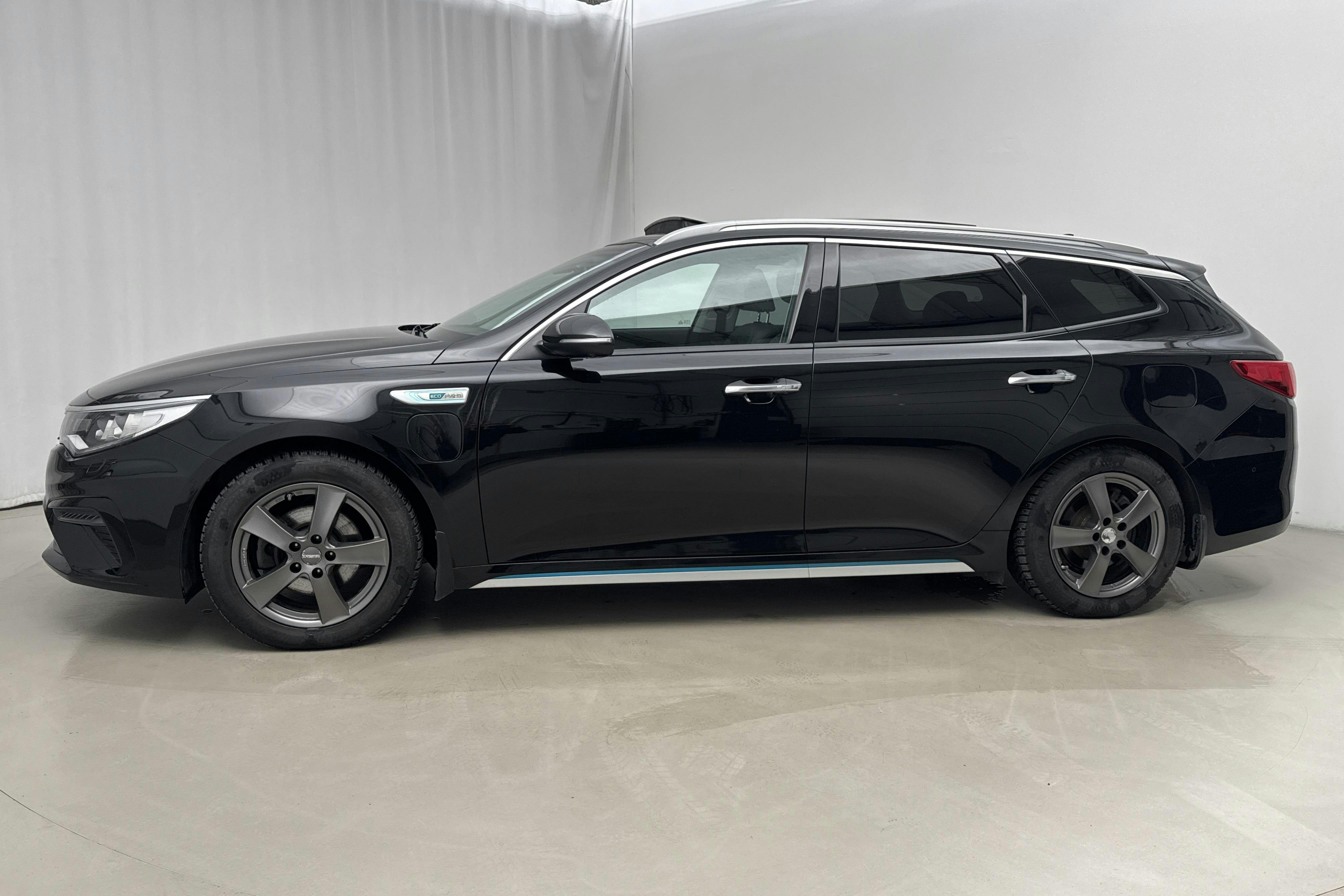 Presentation photo 2 of 24: KIA Optima 2.0 GDi Plug-in Hybrid SW (205hk) - 85 630 km - Automatic - black - 2020