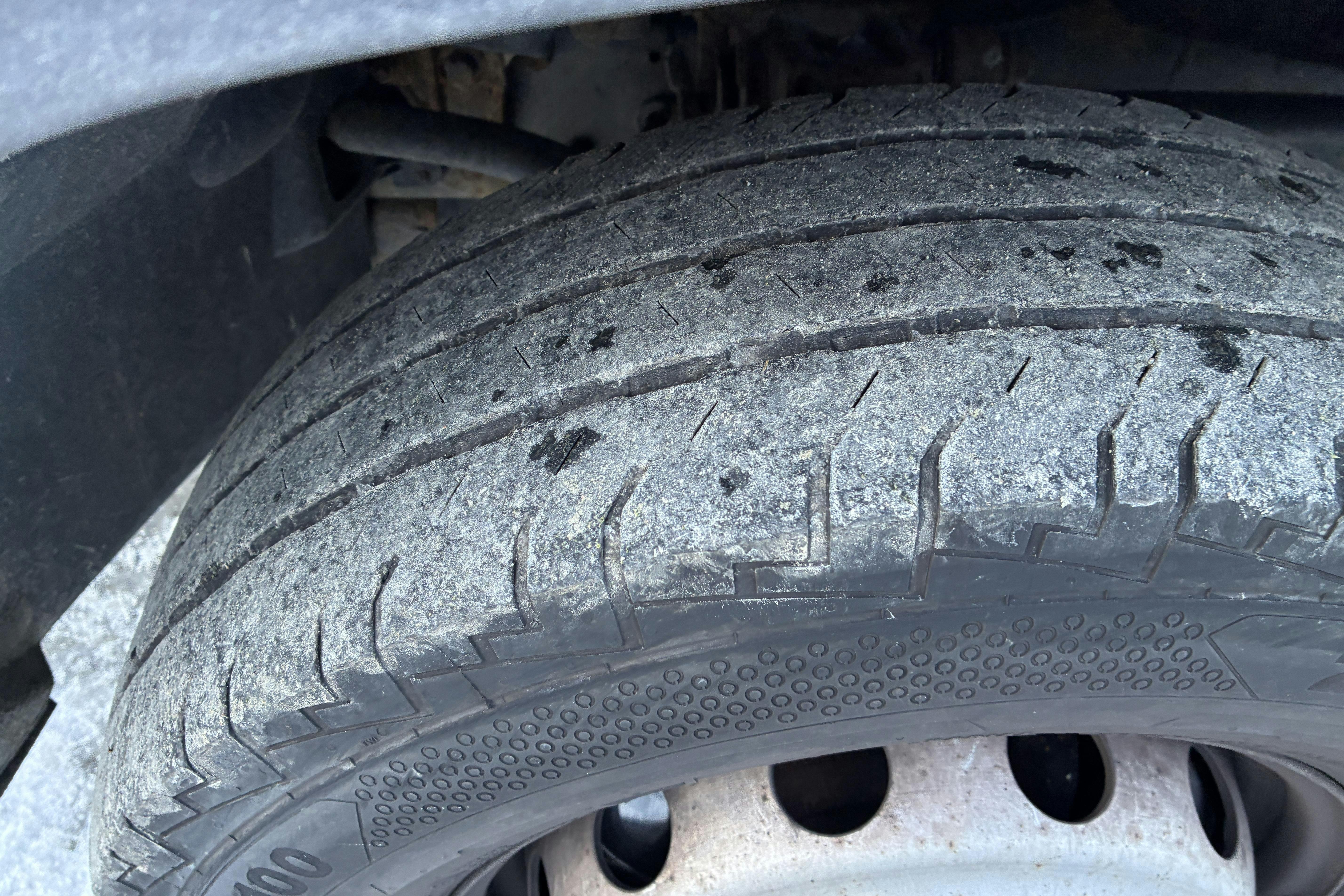 Presentation photo 46 of 46: IVECO DAILY 70C17 EEV - 208 662 km - Manual - white - 2013