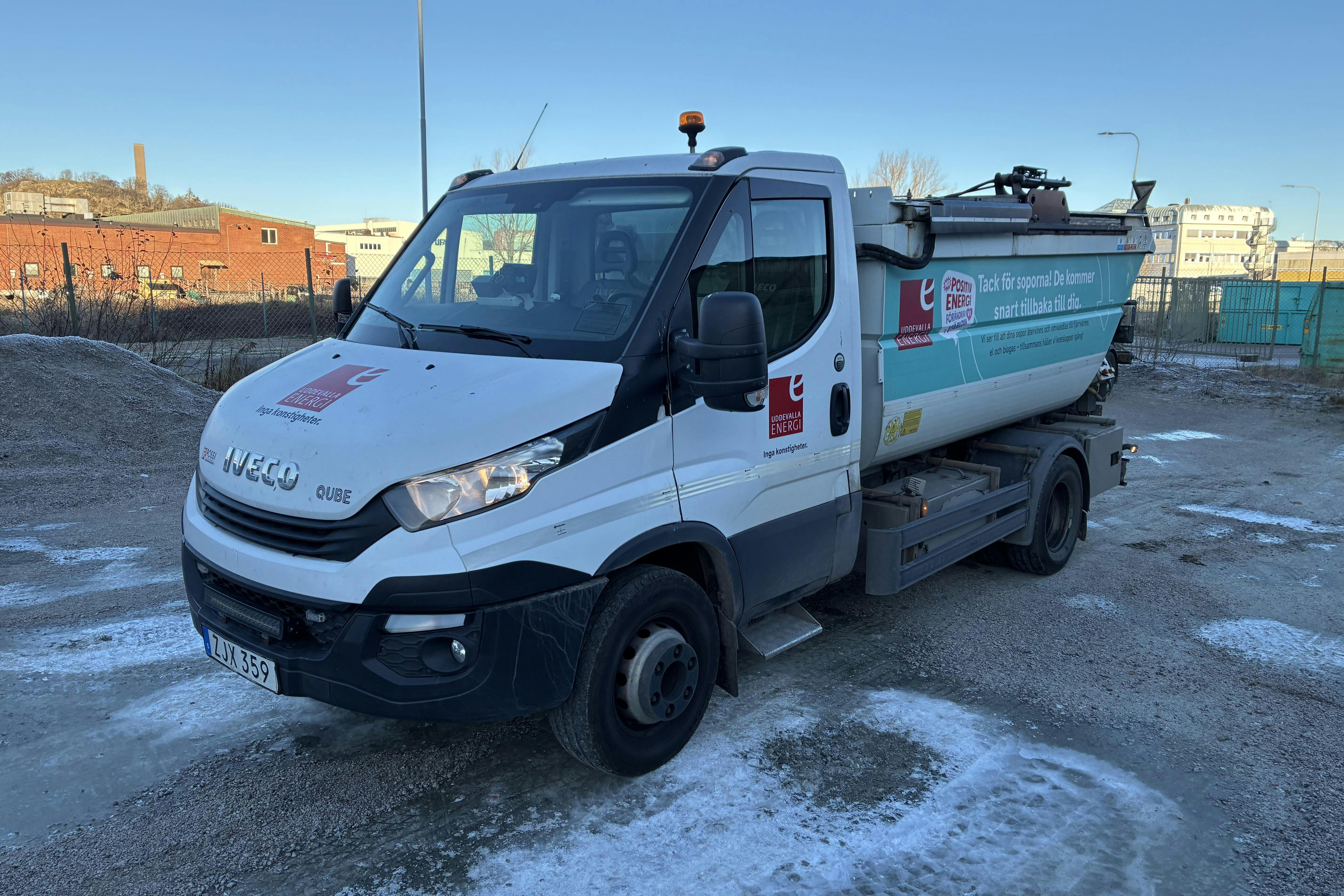 Presentation photo 1 of 46: IVECO DAILY 70C18H - 116 918 km - Manual - white - 2018
