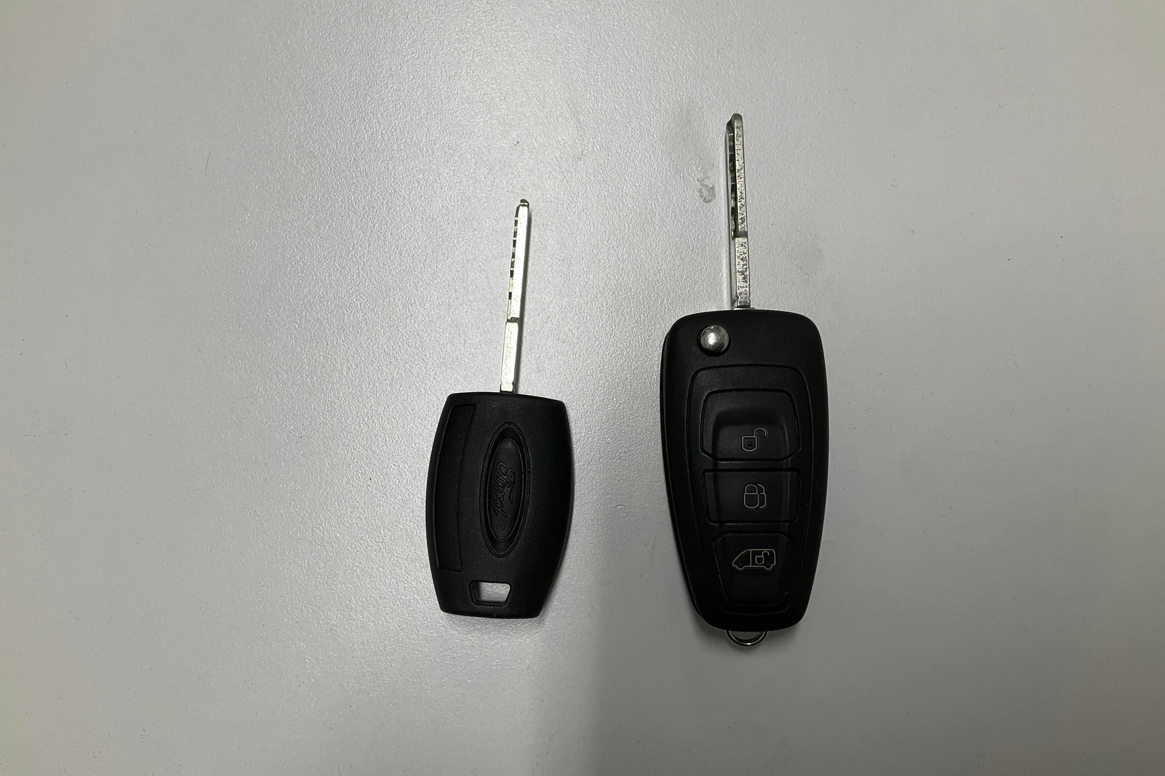 Presentation photo 15 of 15: Ford Transit Custom 340 PHEV (120hk) - 54 570 km - Automatic - white - 2023