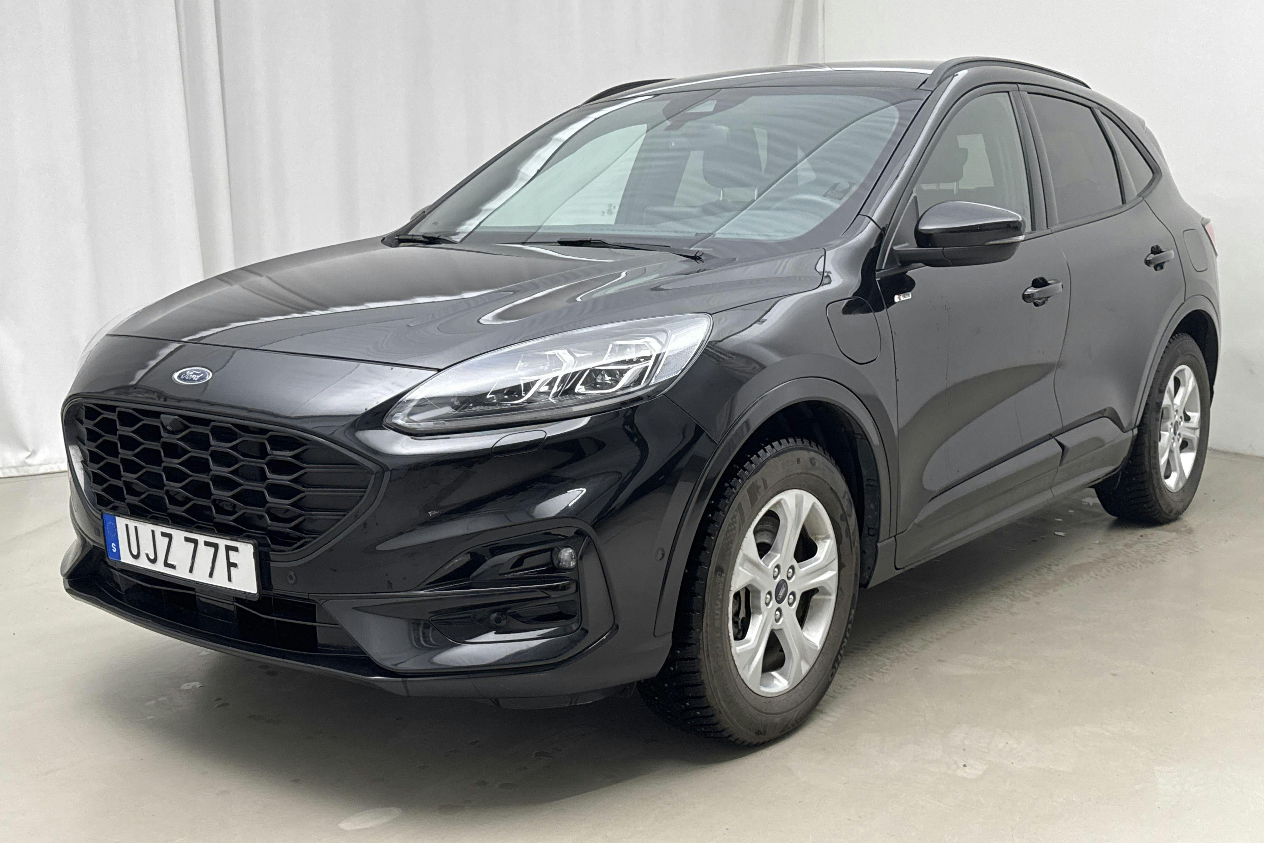 Ford Kuga 2.5 PHEV (225hk) - 5 648 mil - Automat - svart - 2021