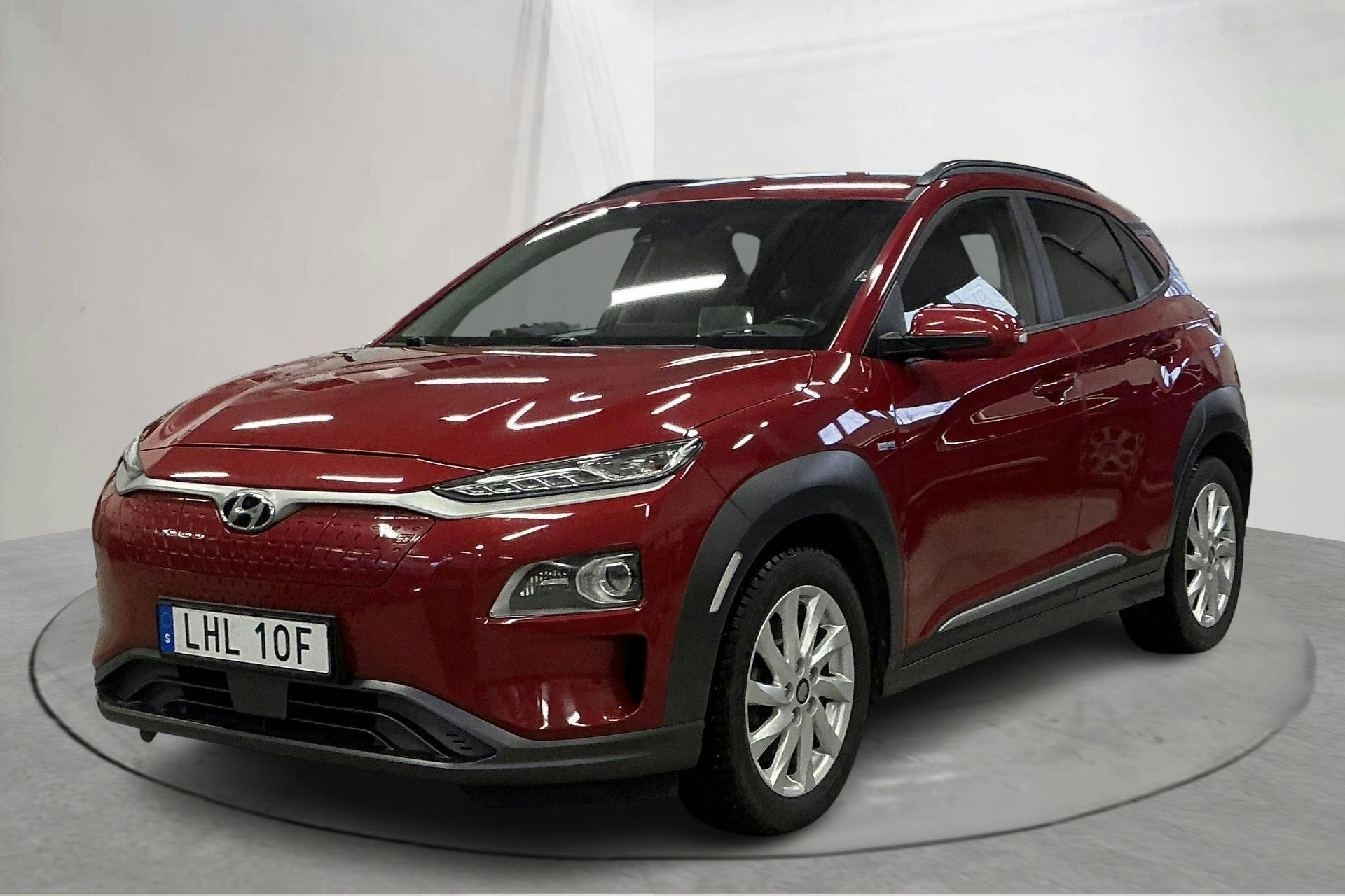 Esittelykuva 1 osoitteesta 18: Hyundai Kona Electric Long Range 64kWh (204hk) - 149 500 km - Automaattinen - punainen - 2020