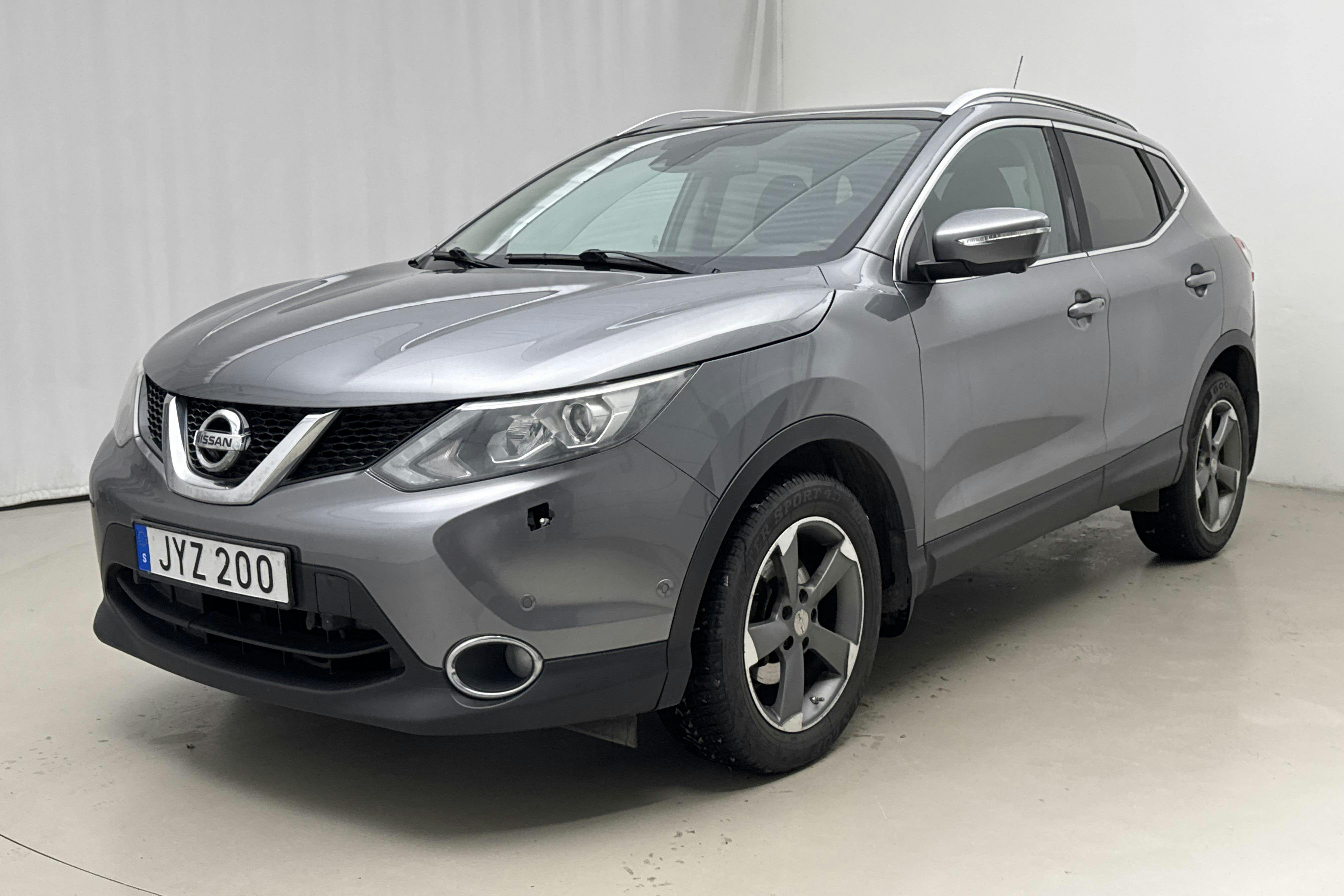 Presentation photo 1 of 15: Nissan Qashqai 1.2 (115hk) - 170 870 km - Manual - gray - 2014