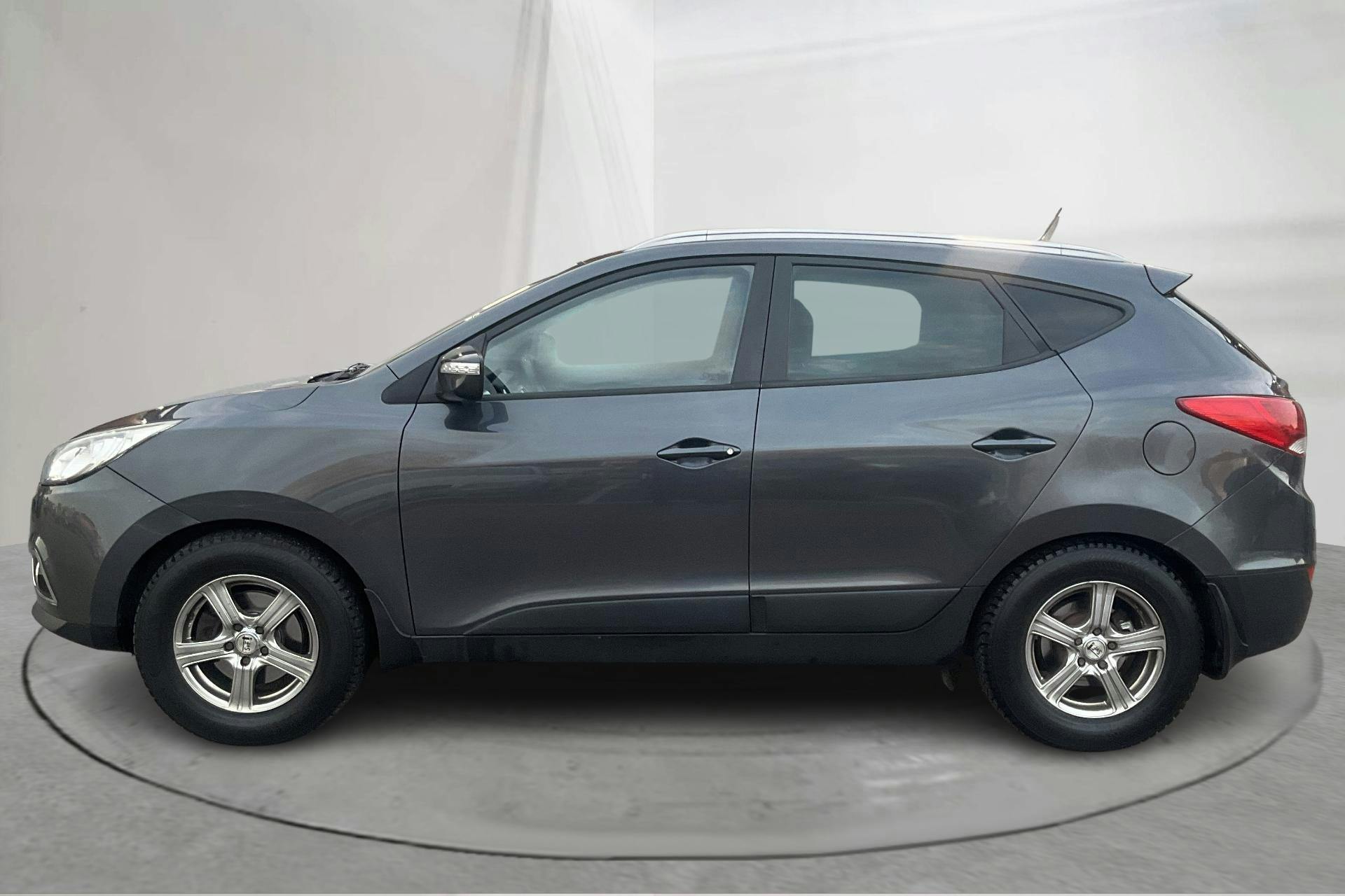 Presentation photo 2 of 13: Hyundai ix35 2.0 CRDi-R 4WD (184hk) - 201 240 km - Automatic - Dark Grey - 2011