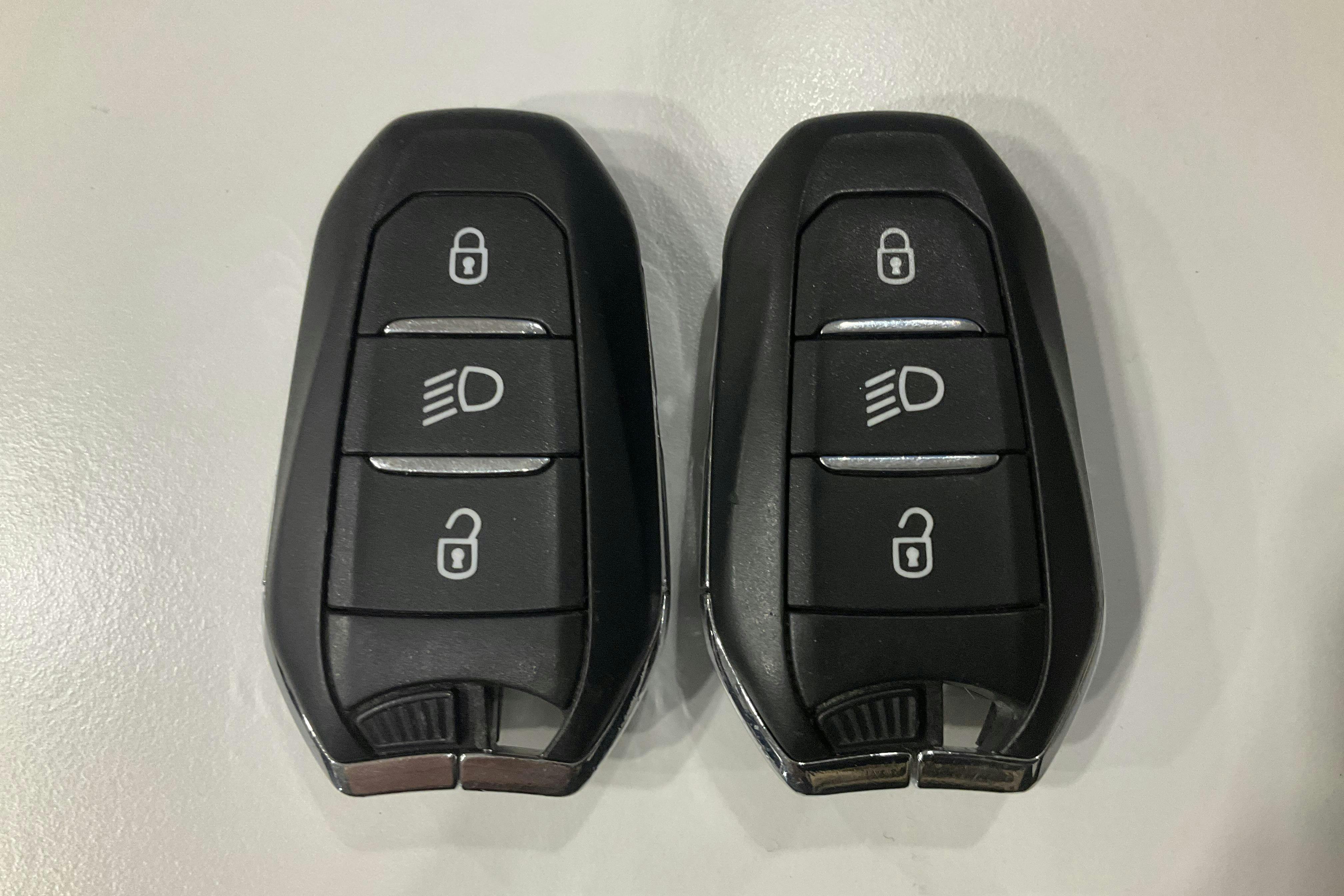 Esitlusfoto 19 aadressil 19: Peugeot 3008 1.6 PureTech (165hk) - 132 120 km - Automaatne - 2018