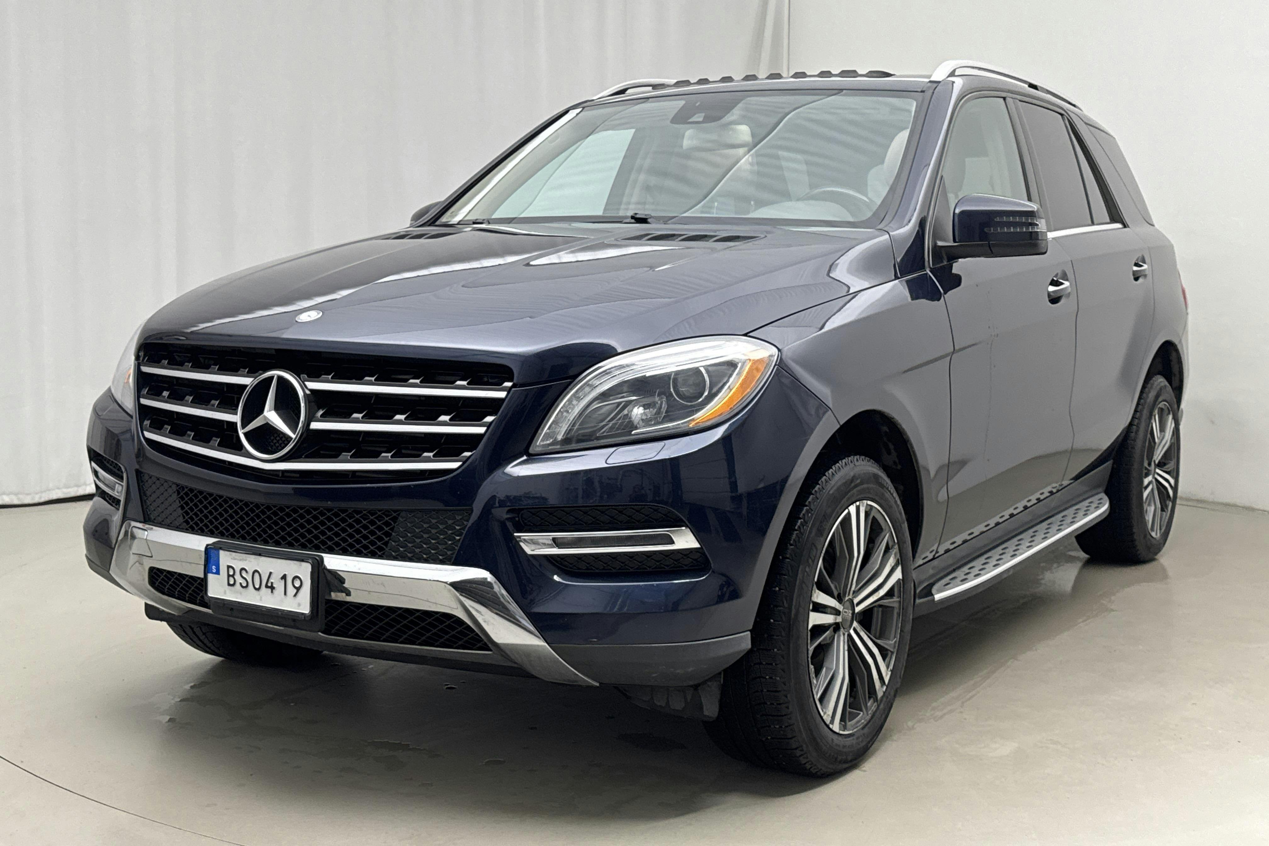 Presentation photo 1 of 20: Mercedes ML 350 CDI BlueTEC W166 (258hk) - 176 880 km - Automatic - Dark Blue - 2013