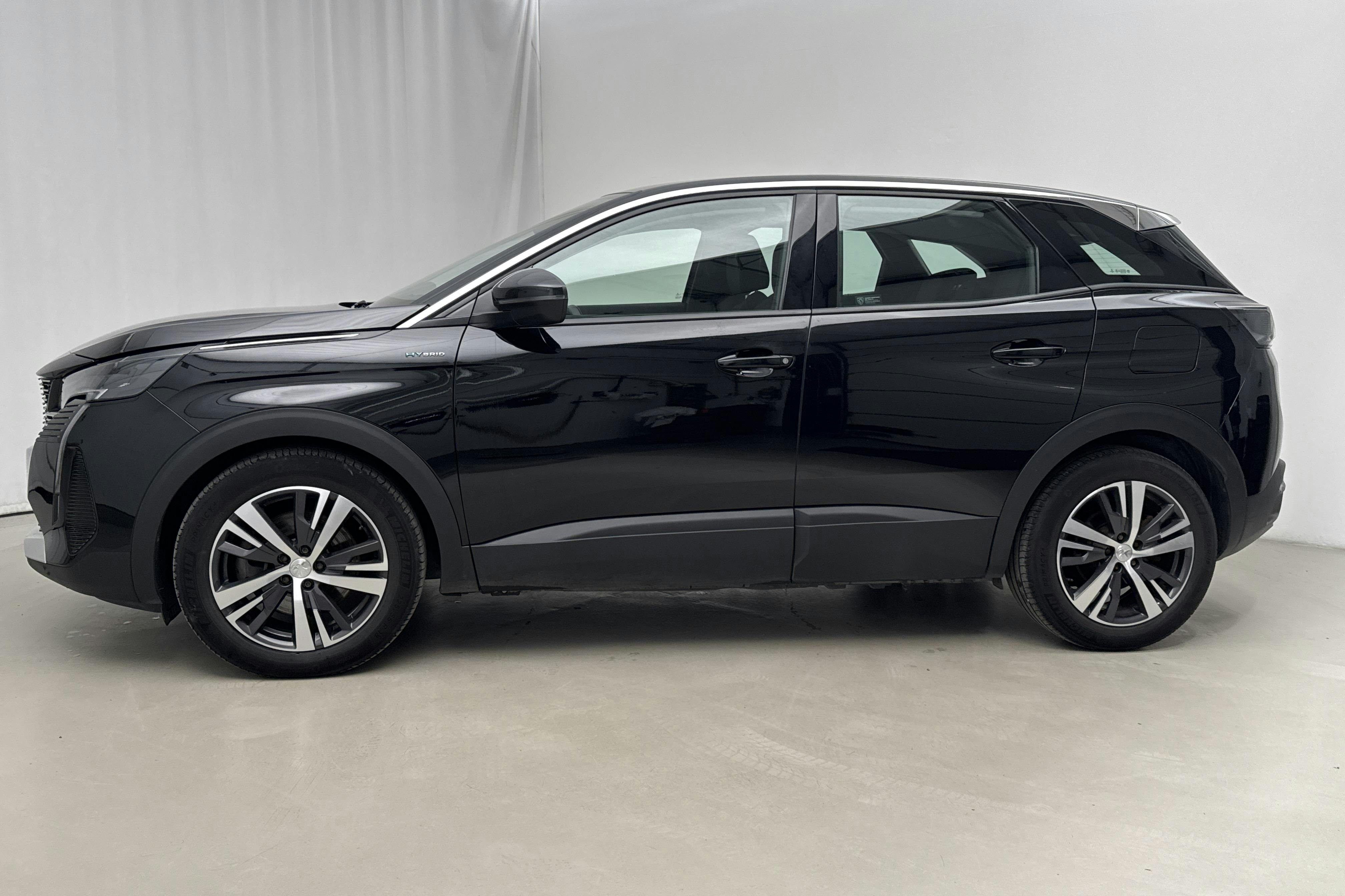 Presentationsfoto 2 av 18: Peugeot 3008 1.6 Plug-in Hybrid (225hk) - 4 380 mil - Automat - svart - 2022