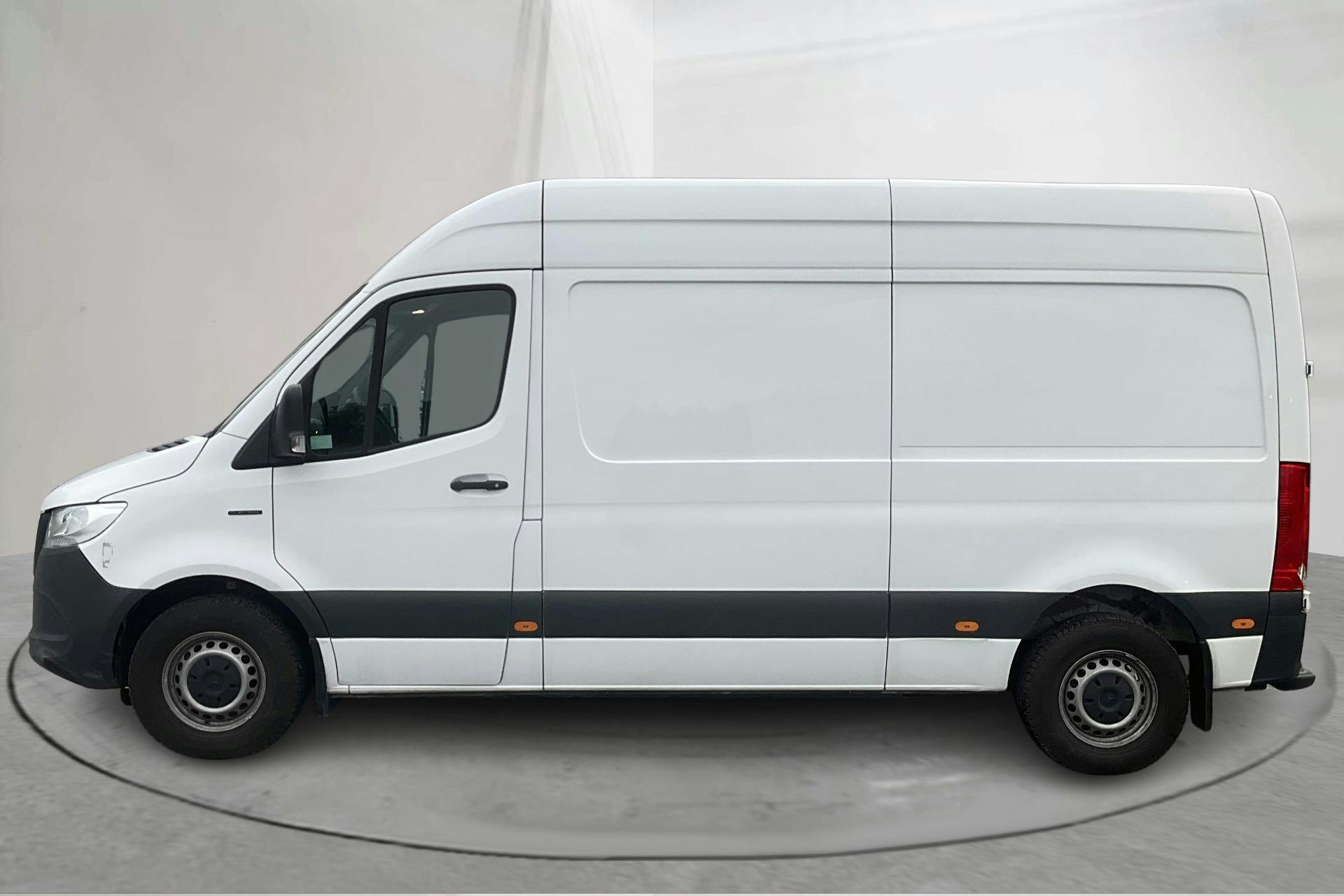 Presentation photo 2 of 15: Mercedes e-Sprinter 312 Skåp 2WD (116hk) - 28 450 km - Automatic - white - 2022