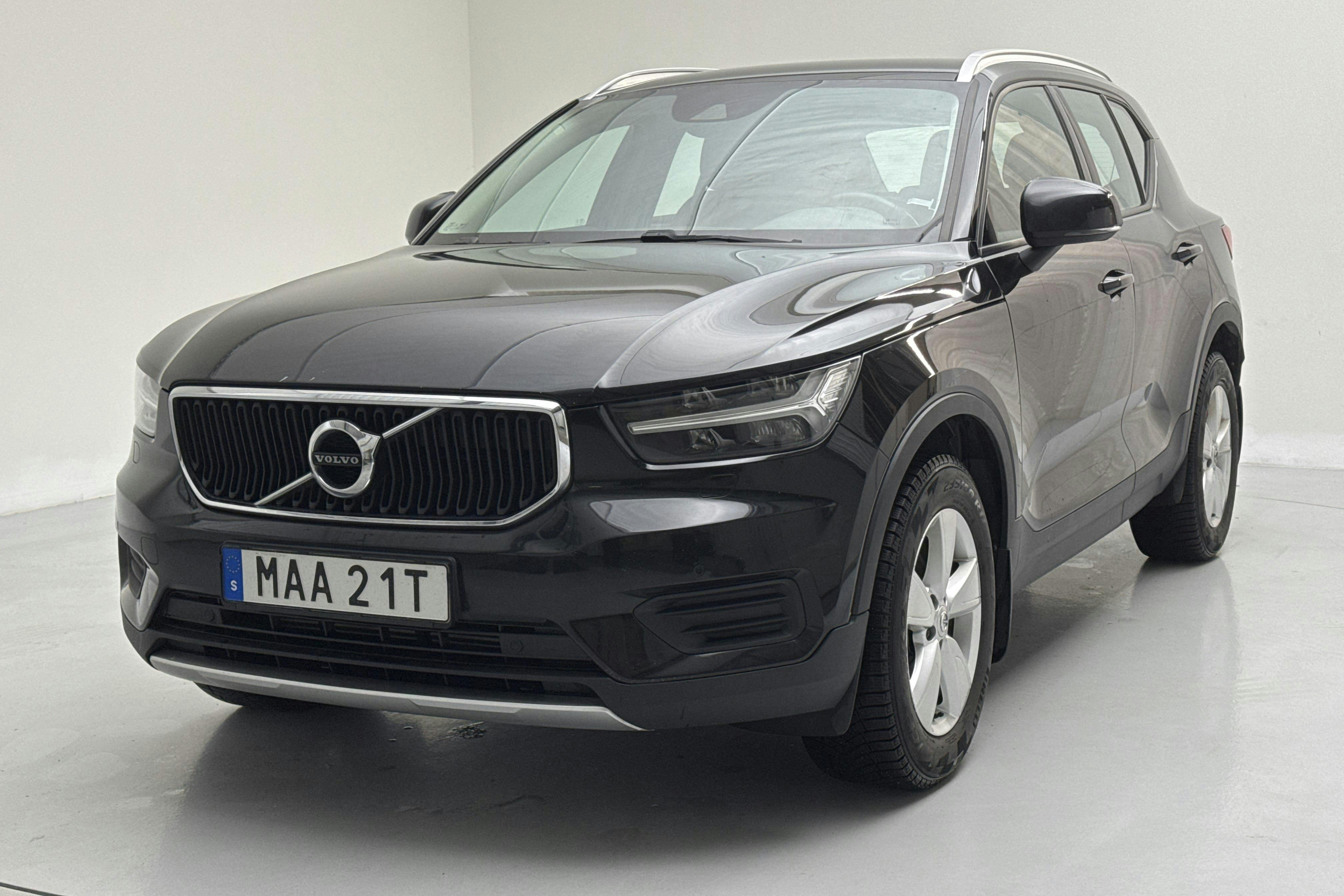 Presentation photo 1 of 16: Volvo XC40 T3 2WD (163hk) - 143 460 km - Automatic - black - 2020