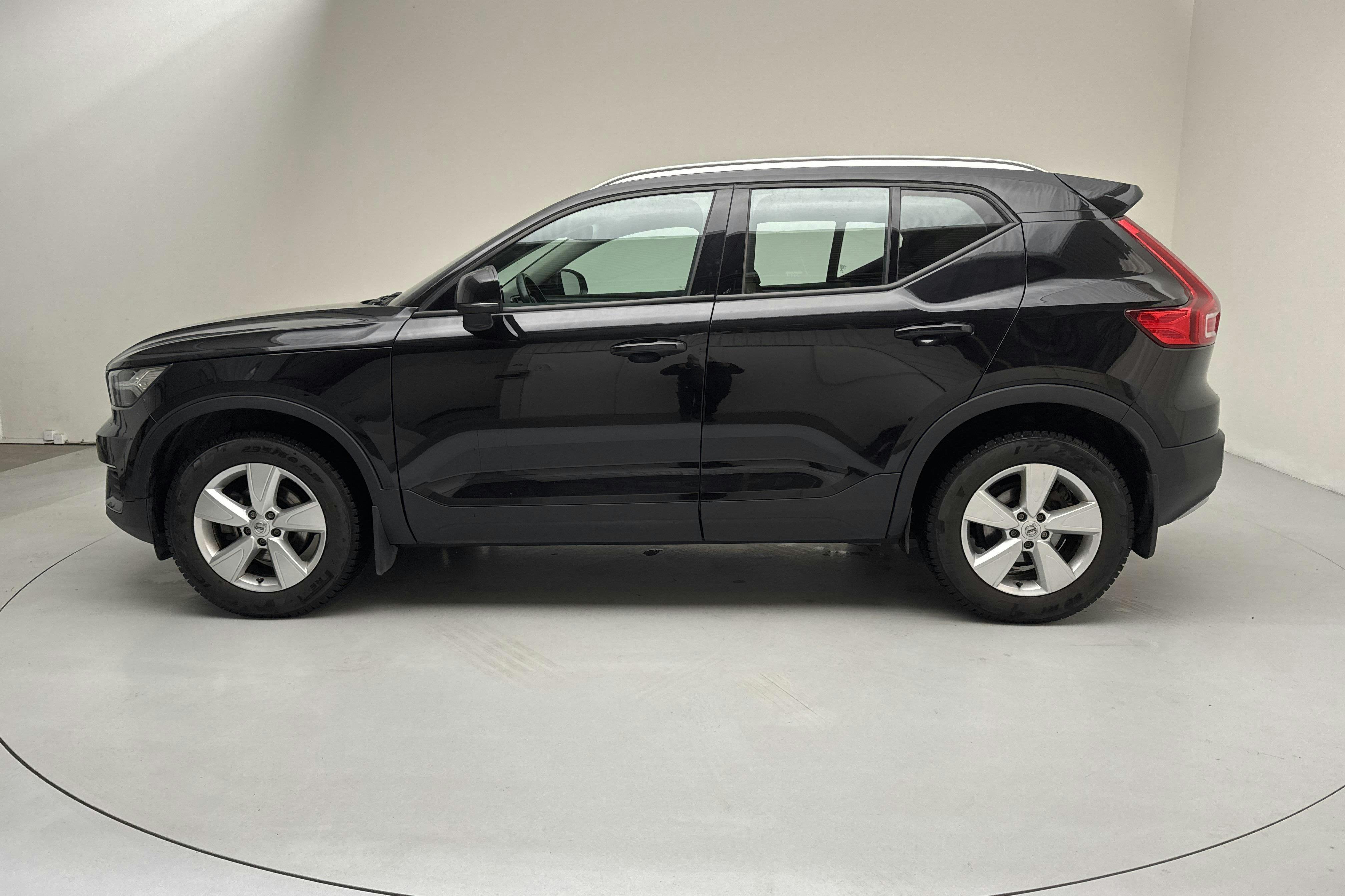 Presentation photo 2 of 16: Volvo XC40 T3 2WD (163hk) - 143 460 km - Automatic - black - 2020