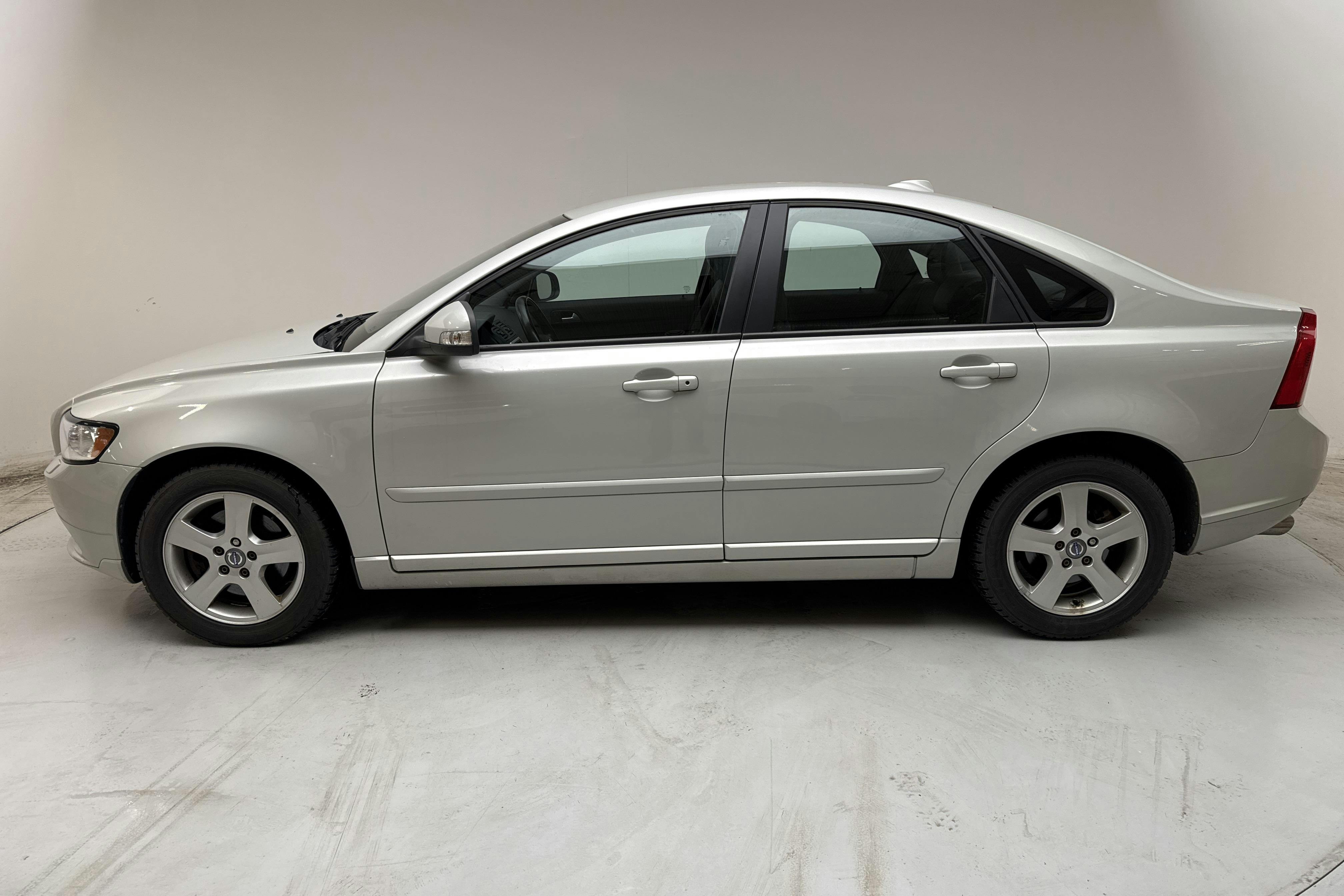 Presentation photo 2 of 13: Volvo S40 D3 (150hk) - 64 780 km - Manual - white - 2012
