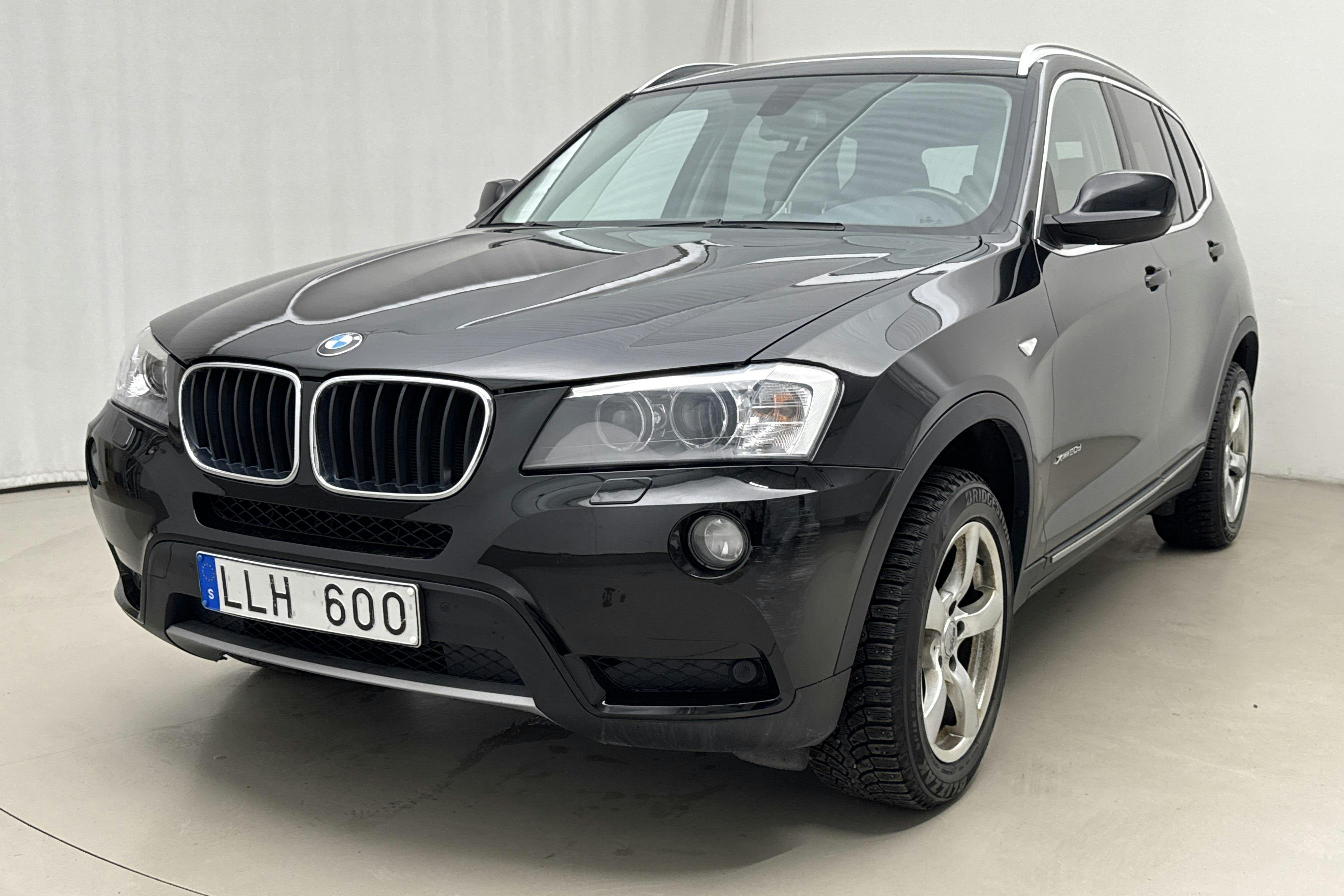 Presentation photo 1 of 15: BMW X3 xDrive20d, F25 (184hk) - 139 310 km - Automatic - black - 2013