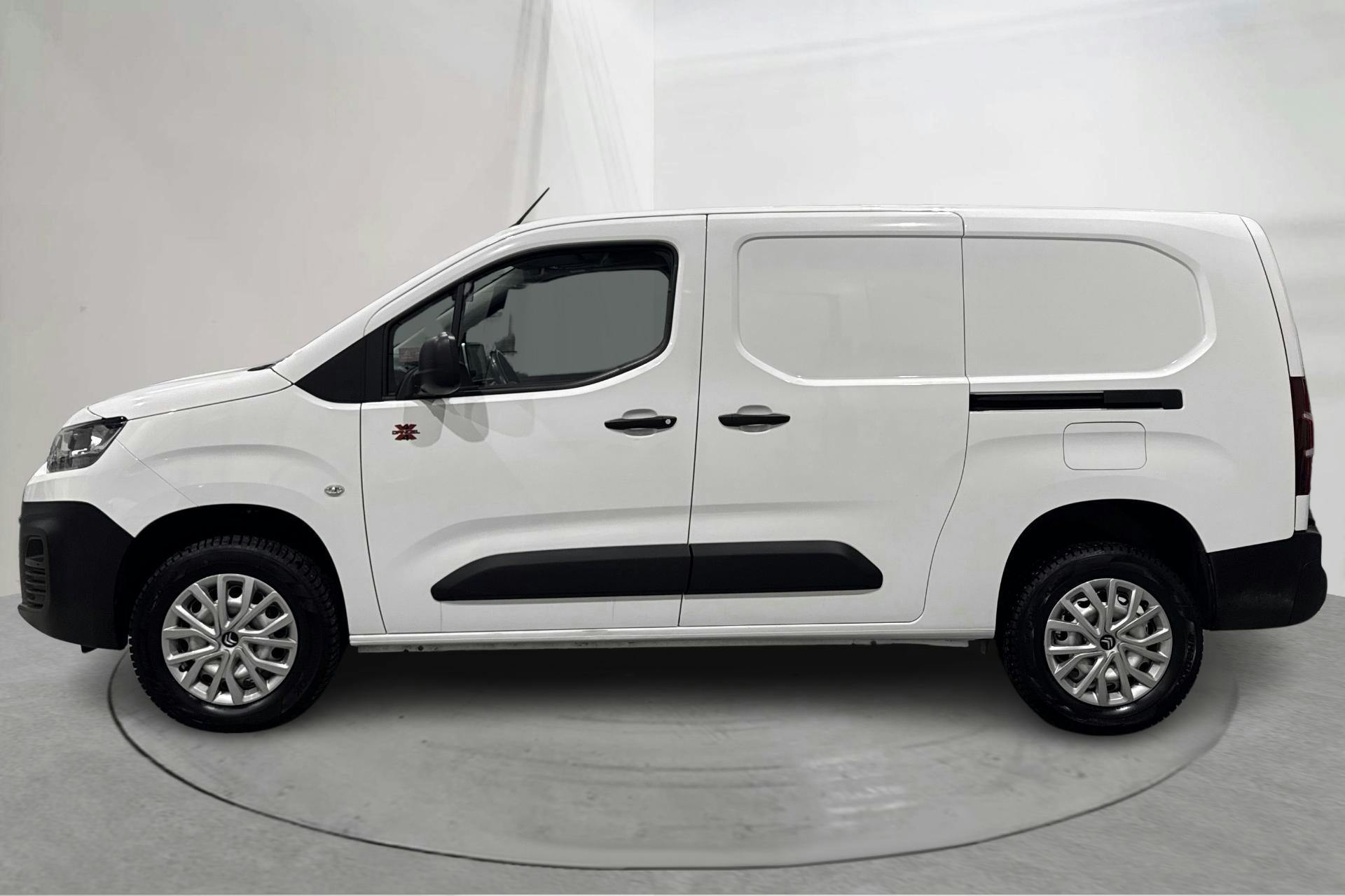 Presentation photo 2 of 15: Citroën Berlingo 1.5 BlueHDi 4x4 Skåp (130hk) - 86 560 km - Manual - white - 2021