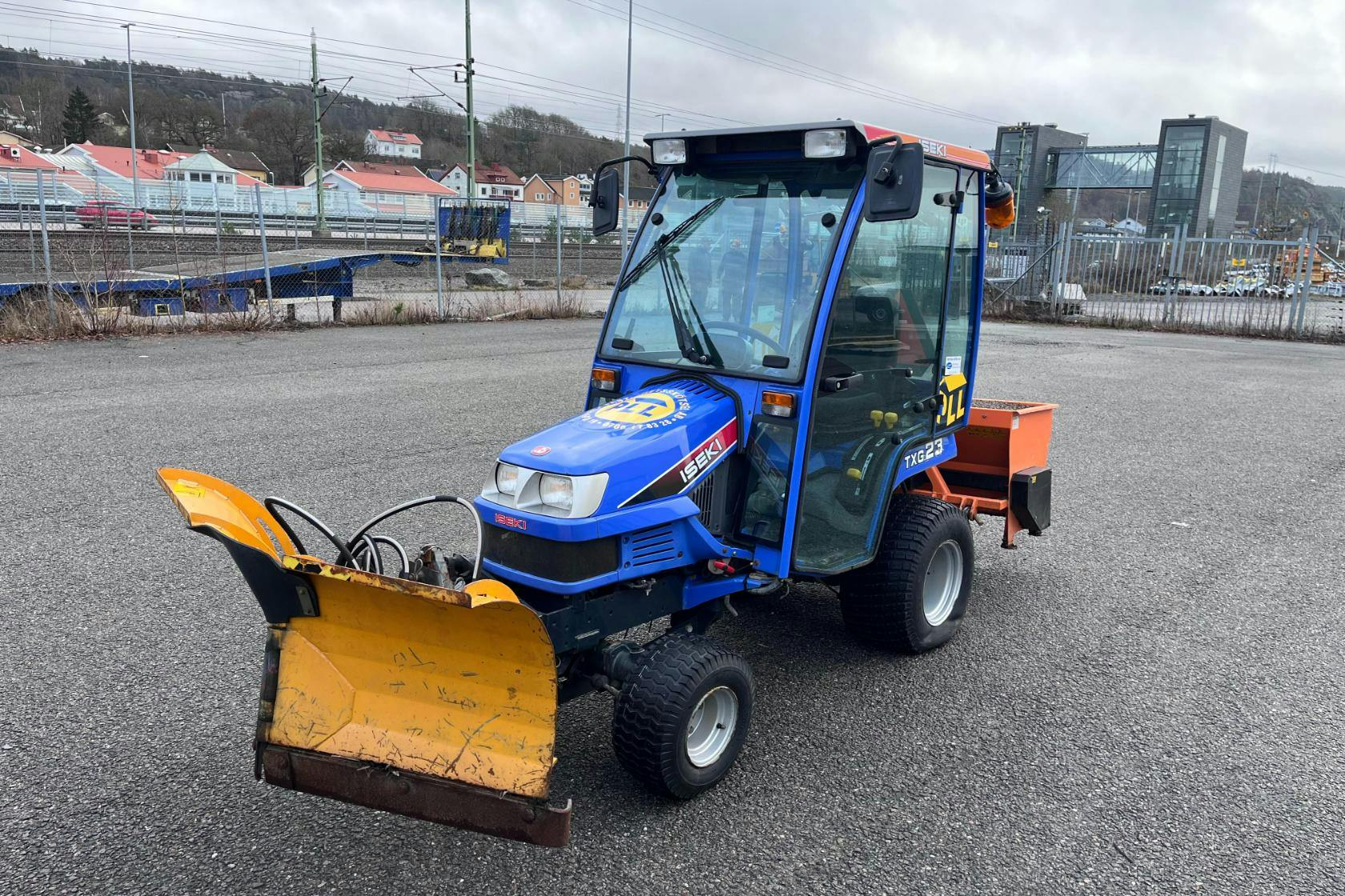 Presentation photo 1 of 54: ISEKI TXG 23 - 