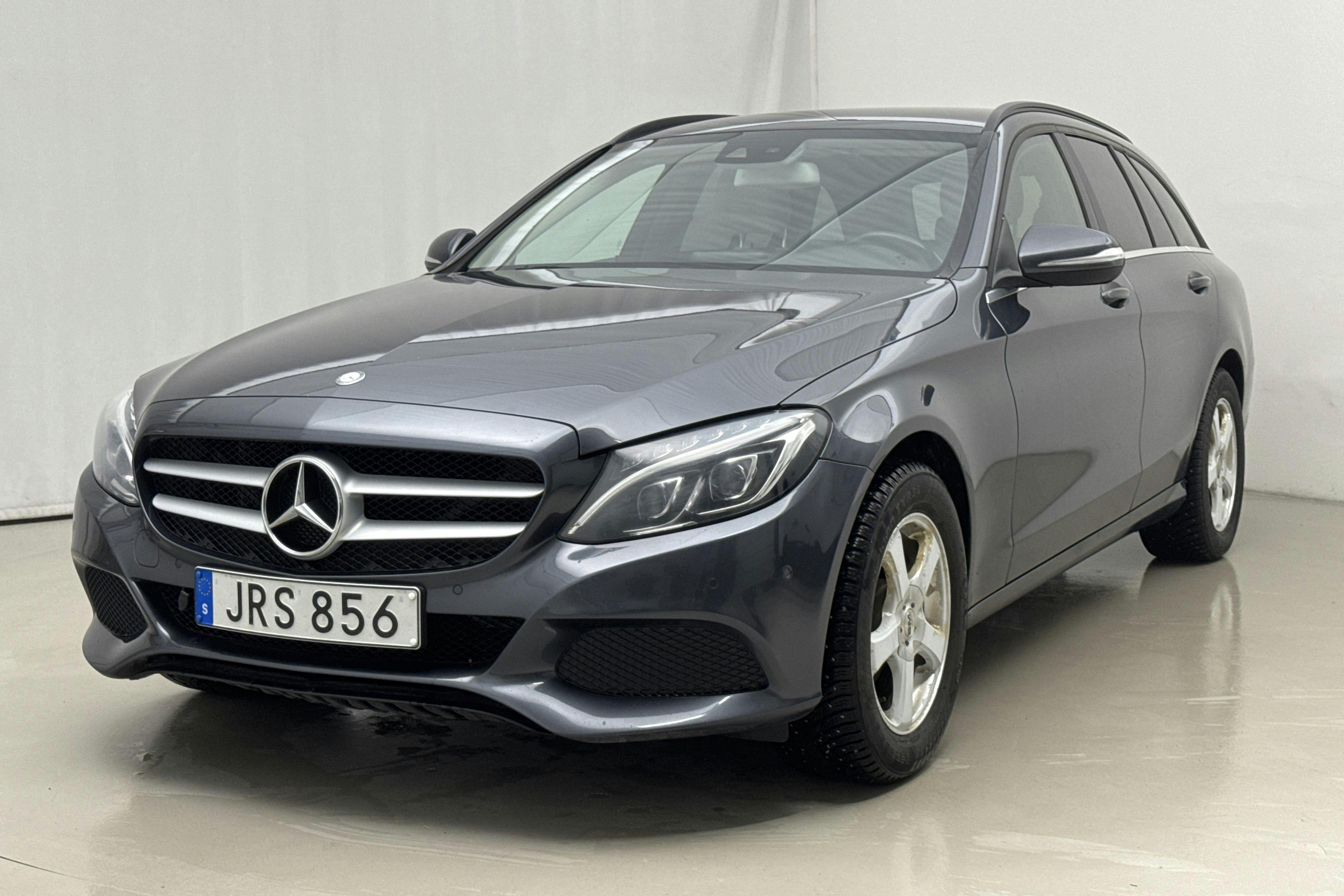 Presentationsfoto 1 av 19: Mercedes C 220 BlueTEC Kombi S205 (170hk) - 16 845 mil - Automat - Dark Grey - 2015