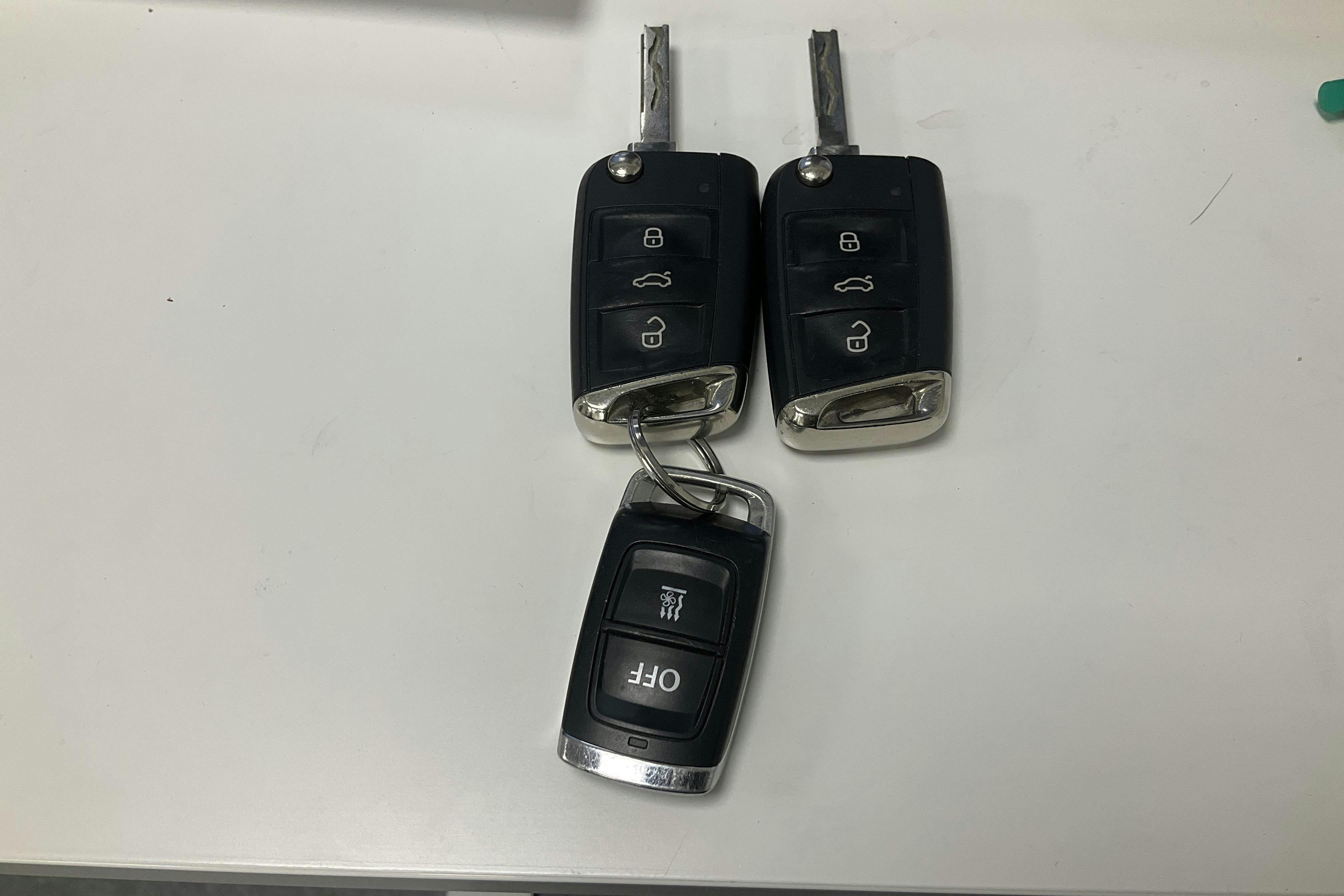 Esitlusfoto 24 aadressil 24: VW Tiguan 2.0 TSI 4MOTION (180hk) - 144 280 km - Automaatne - hõbe - 2018