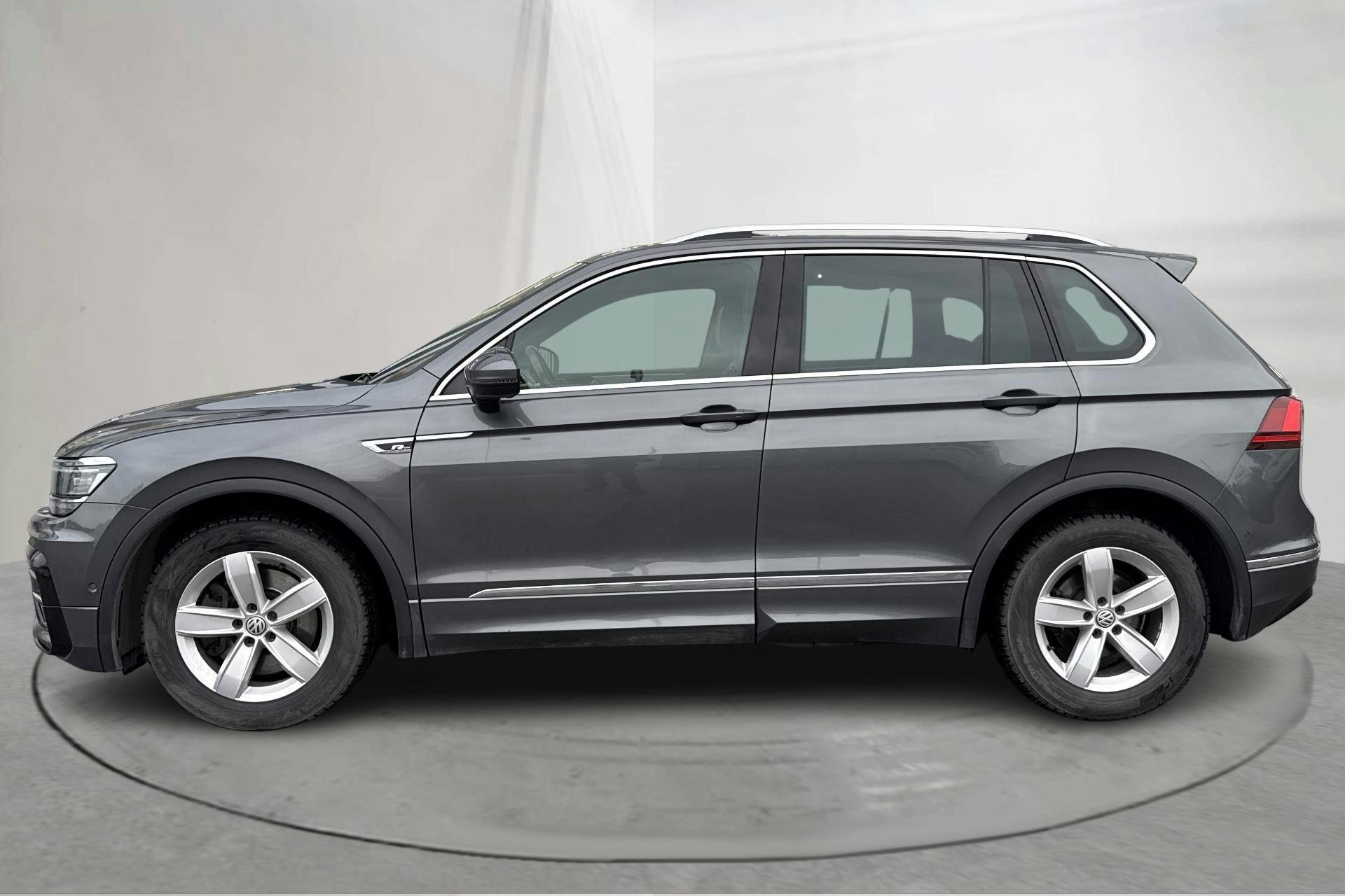 Esitlusfoto 2 aadressil 24: VW Tiguan 2.0 TSI 4MOTION (180hk) - 144 280 km - Automaatne - hõbe - 2018