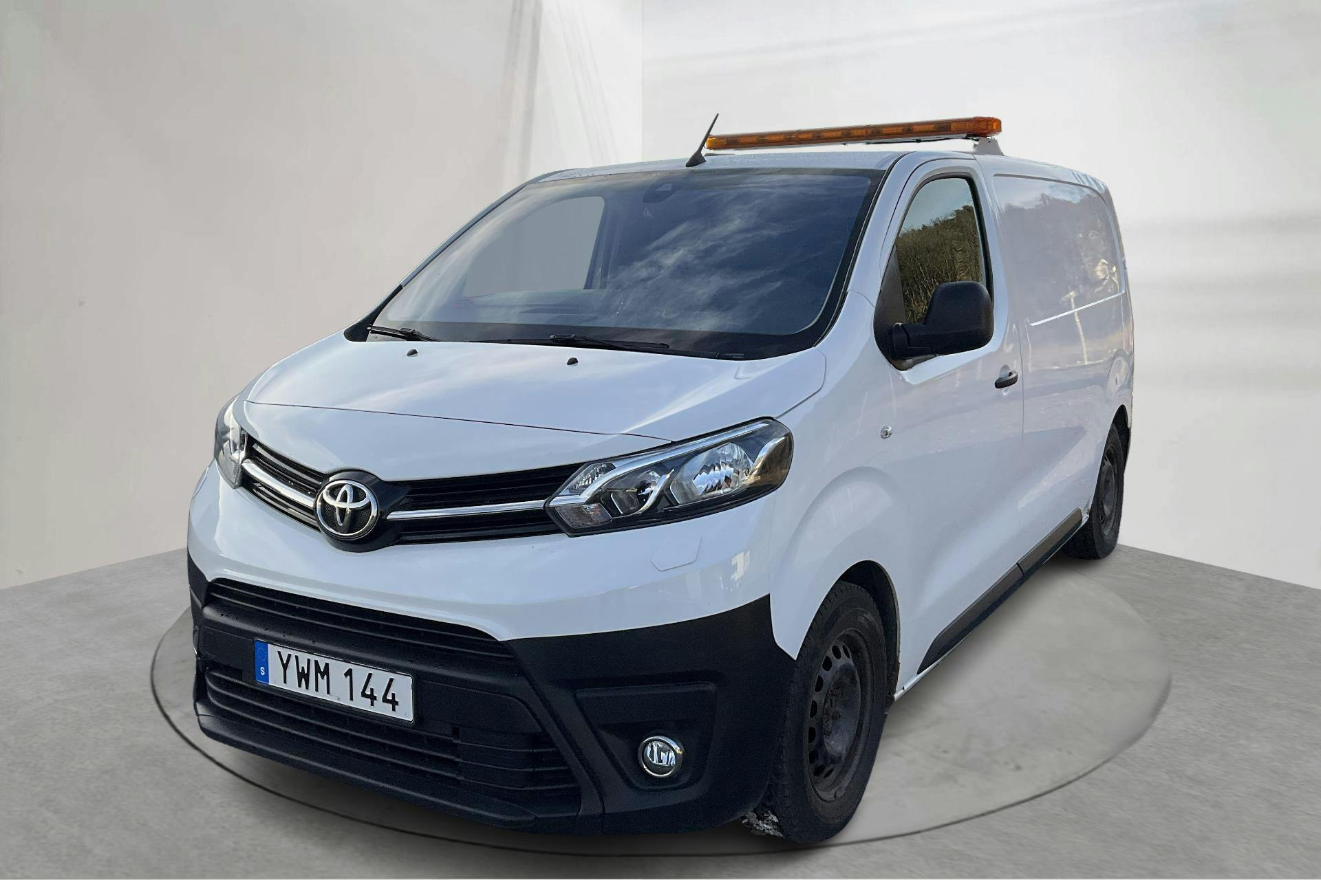 Presentation photo 1 of 14: Toyota PROACE 1.6 (115hk) - 128 790 km - Manual - white - 2019