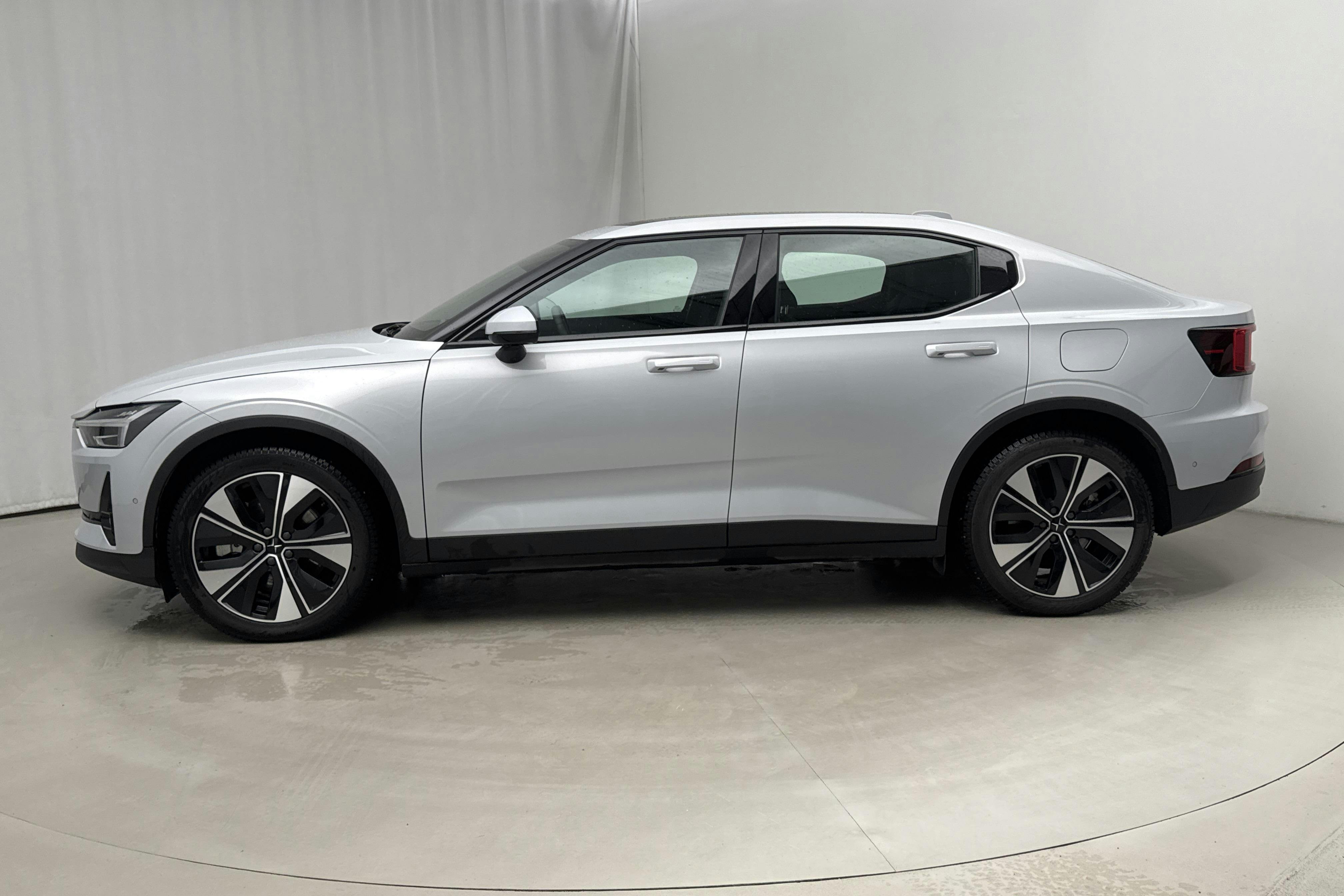 Präsentationsfoto 2 von 21: Polestar 2 Standard range Single motor (231hk) - 39 380 Kilometer - Verkaufsautomat - Silber - 2023