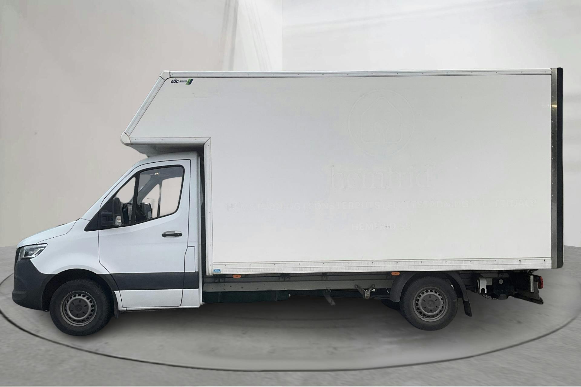 Presentationsfoto 2 av 13: Mercedes Sprinter 316 CDI Volymskåp RWD (163hk) - 13 745 mil - Automat - vit - 2021