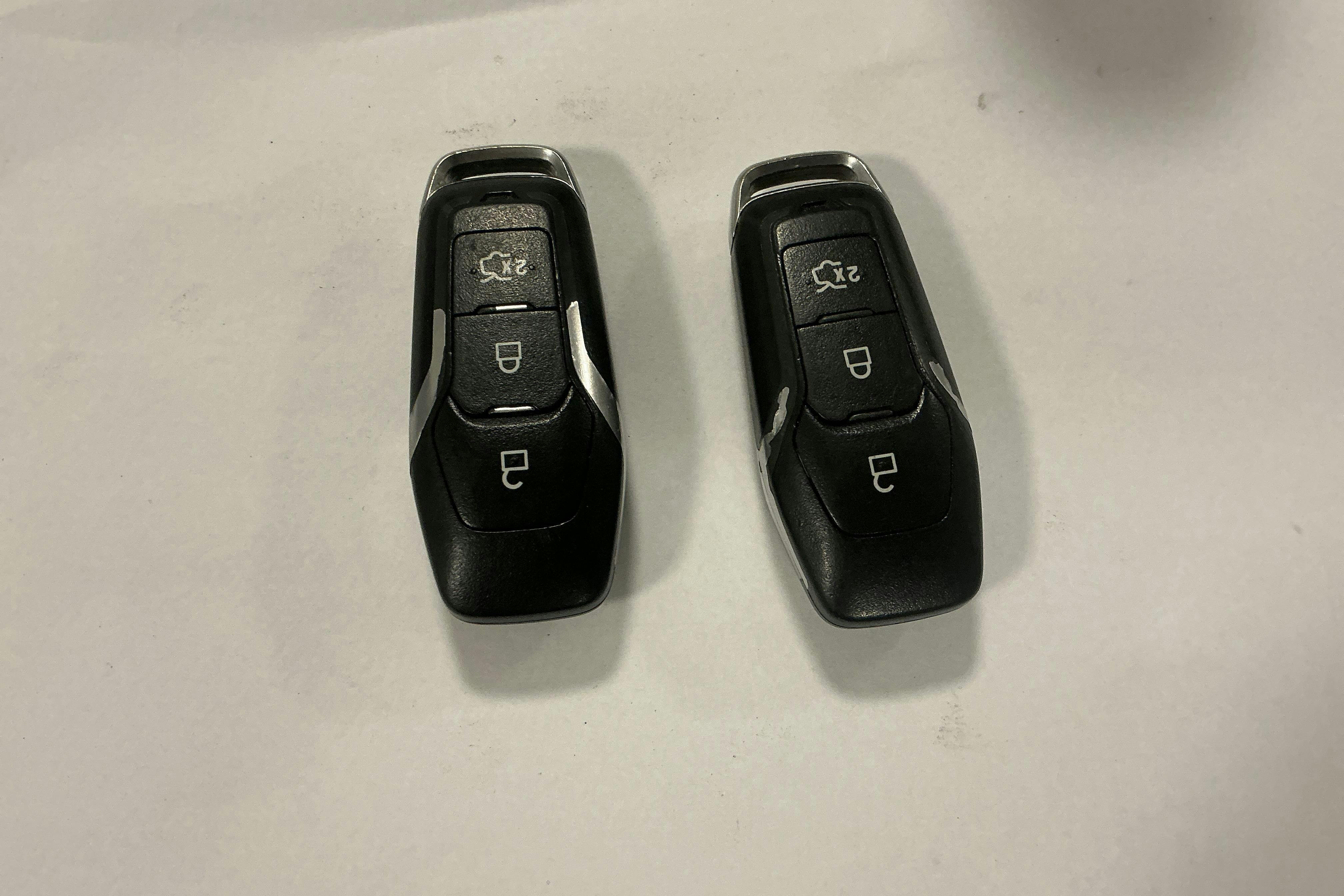 Presentation photo 17 of 17: Ford S-MAX 2.0 TDCi (180hk) - 306 000 km - Automatic - white - 2017