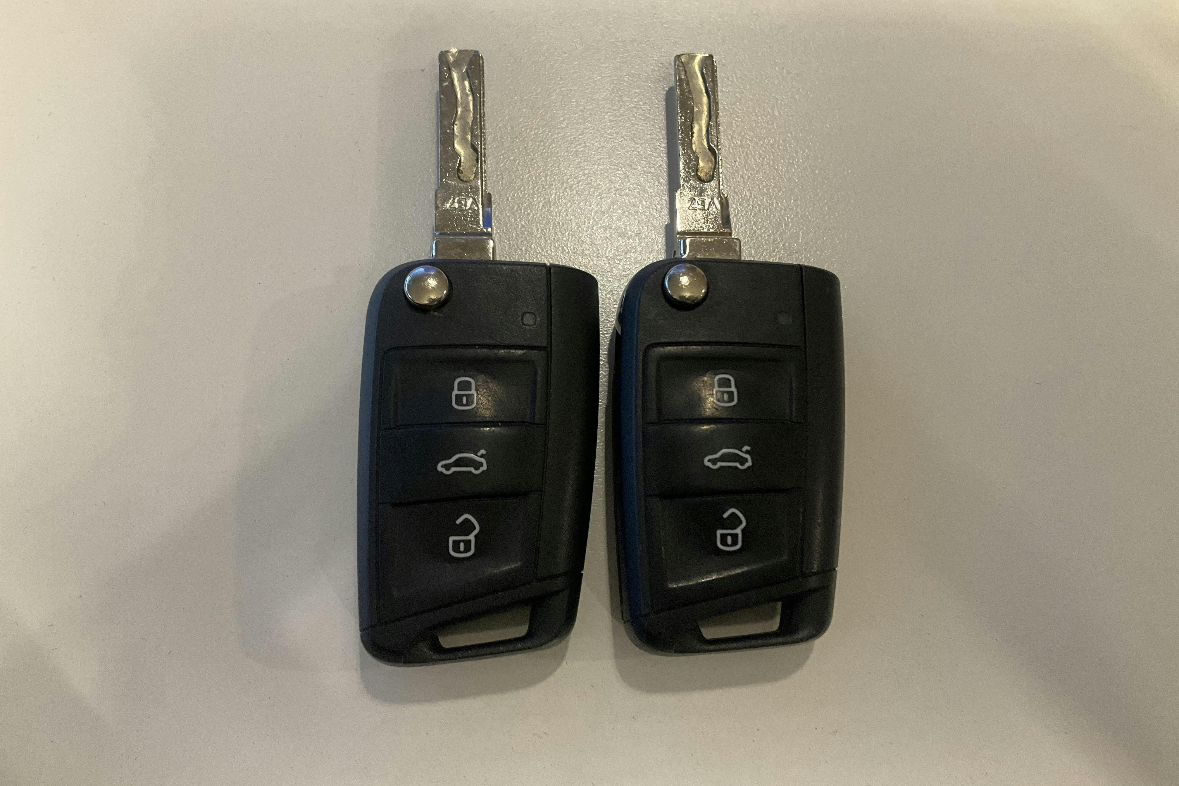 Presentationsfoto 17 av 17: VW Golf VII 1.0 TSI Sportscombi (110hk) - 10 972 mil - Manuell - röd - 2018