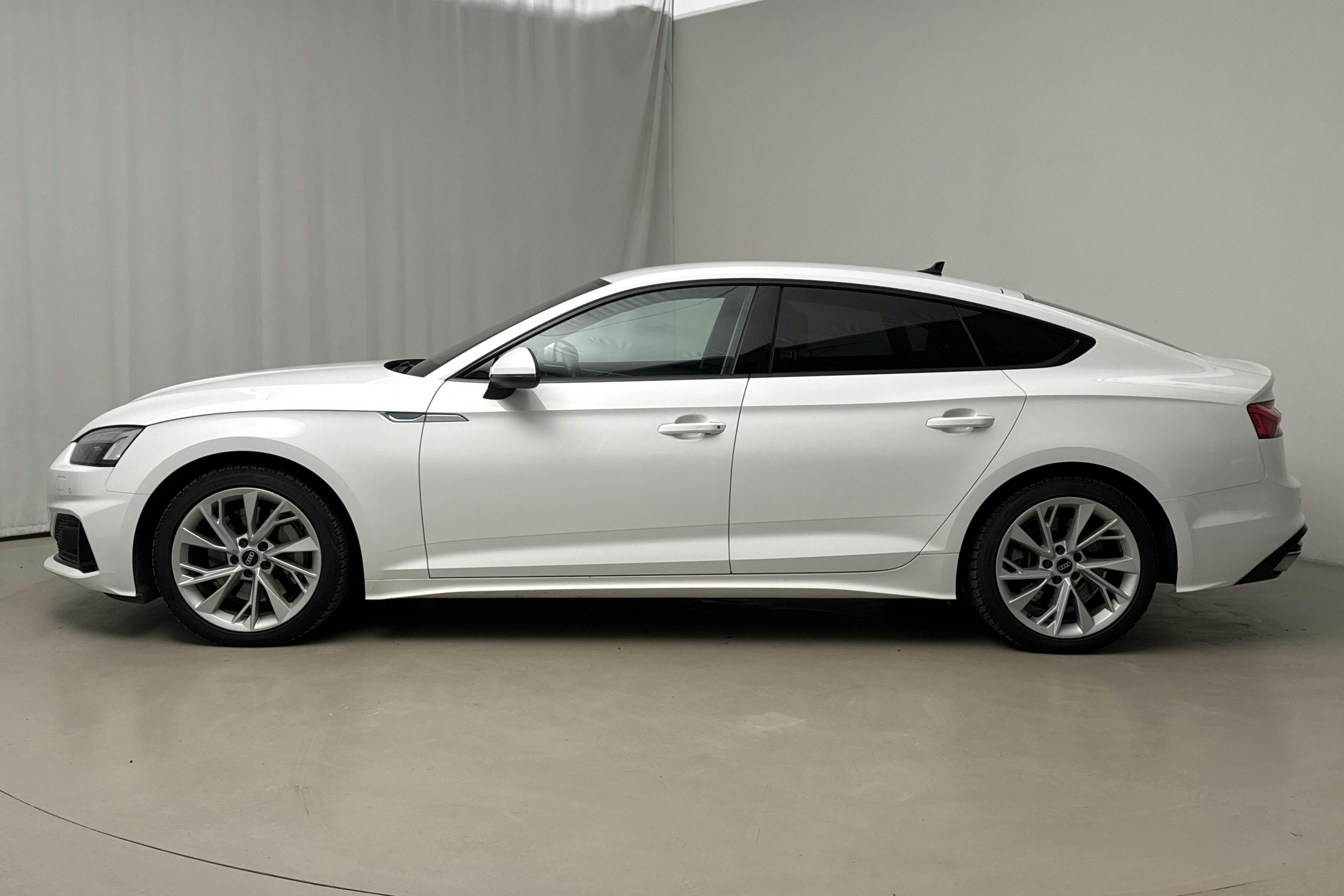 Presentation photo 2 of 17: Audi A5 Sportback 45 TFSI quattro (265hk) - 100 470 km - Automatic - white - 2022