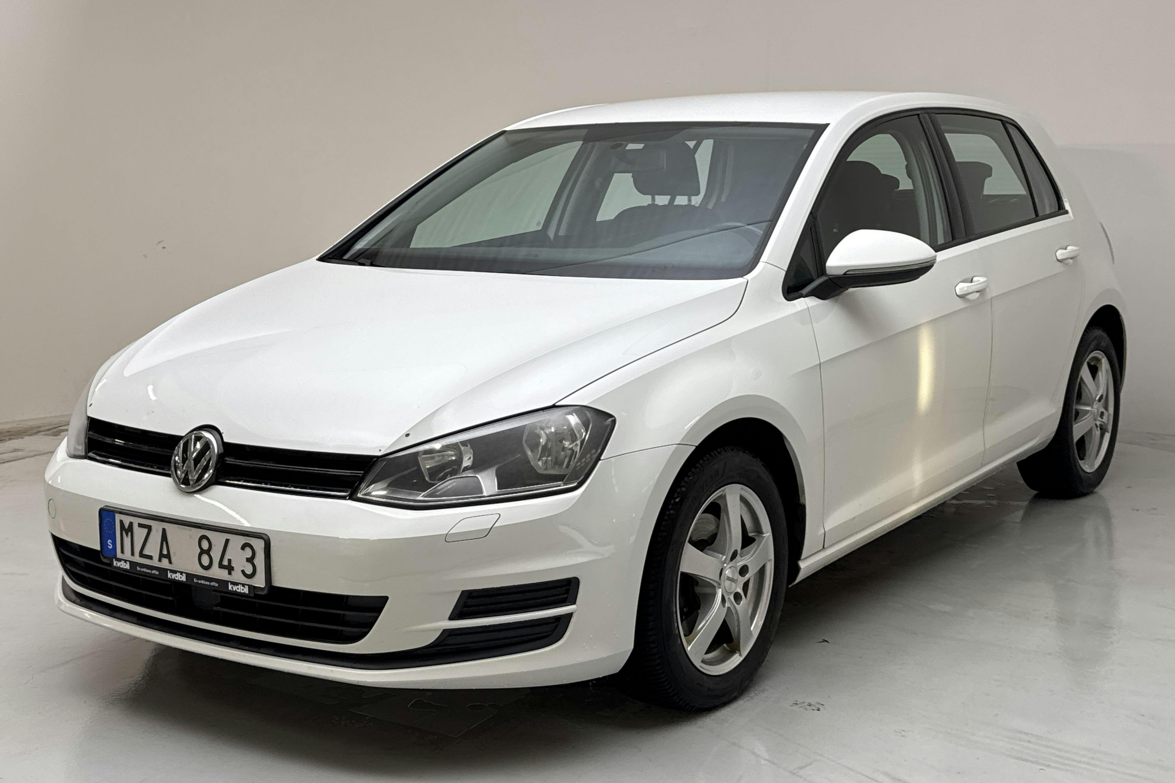 Esitlusfoto 1 aadressil 15: VW Golf VII 1.2 TSI 5dr (105hk) - 229 050 km - Käsitsi - valge - 2014