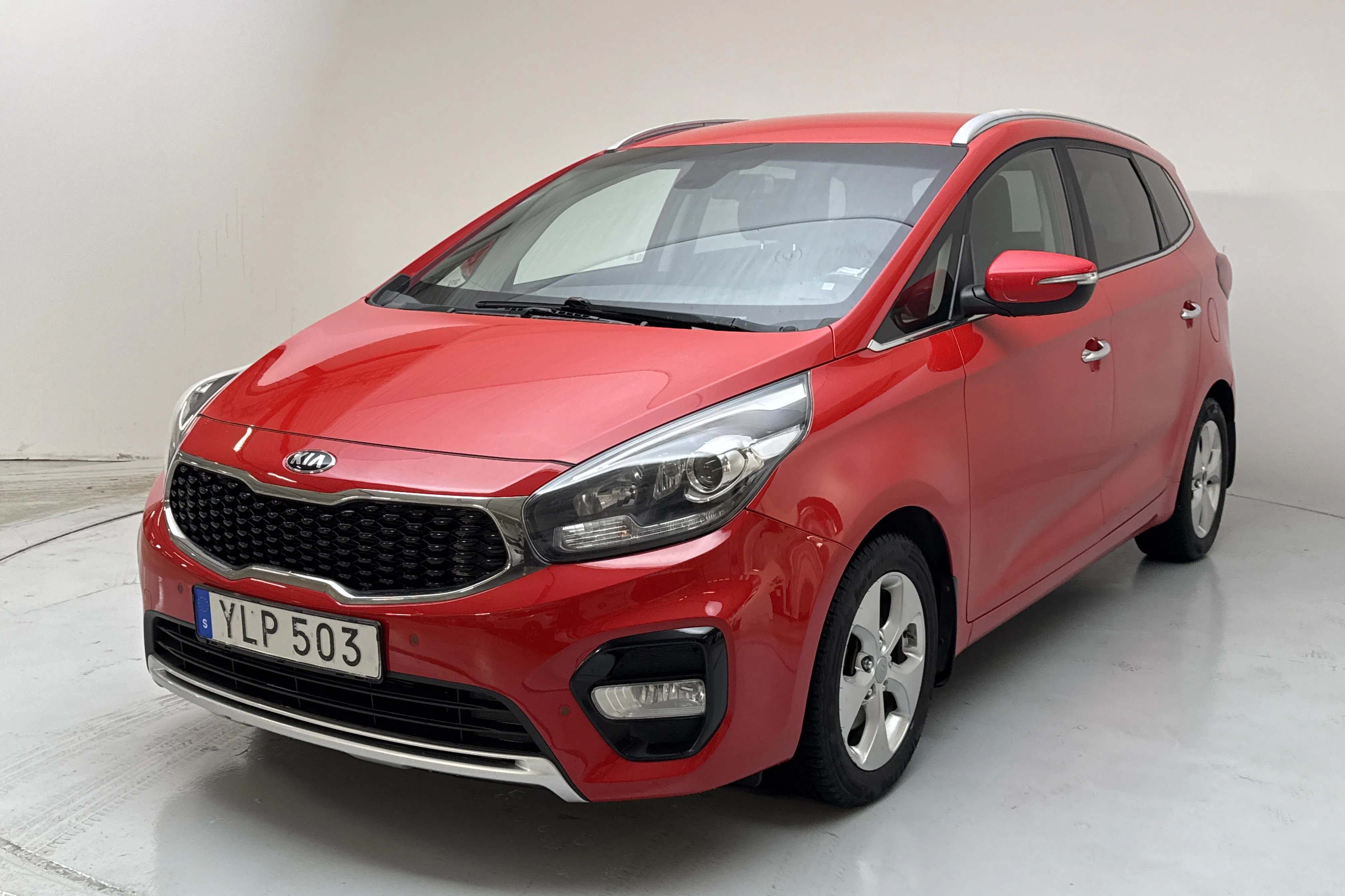Presentation photo 1 of 16: KIA Carens 1.7 CRDi (136hk) - 241 900 km - Automatic - red - 2017