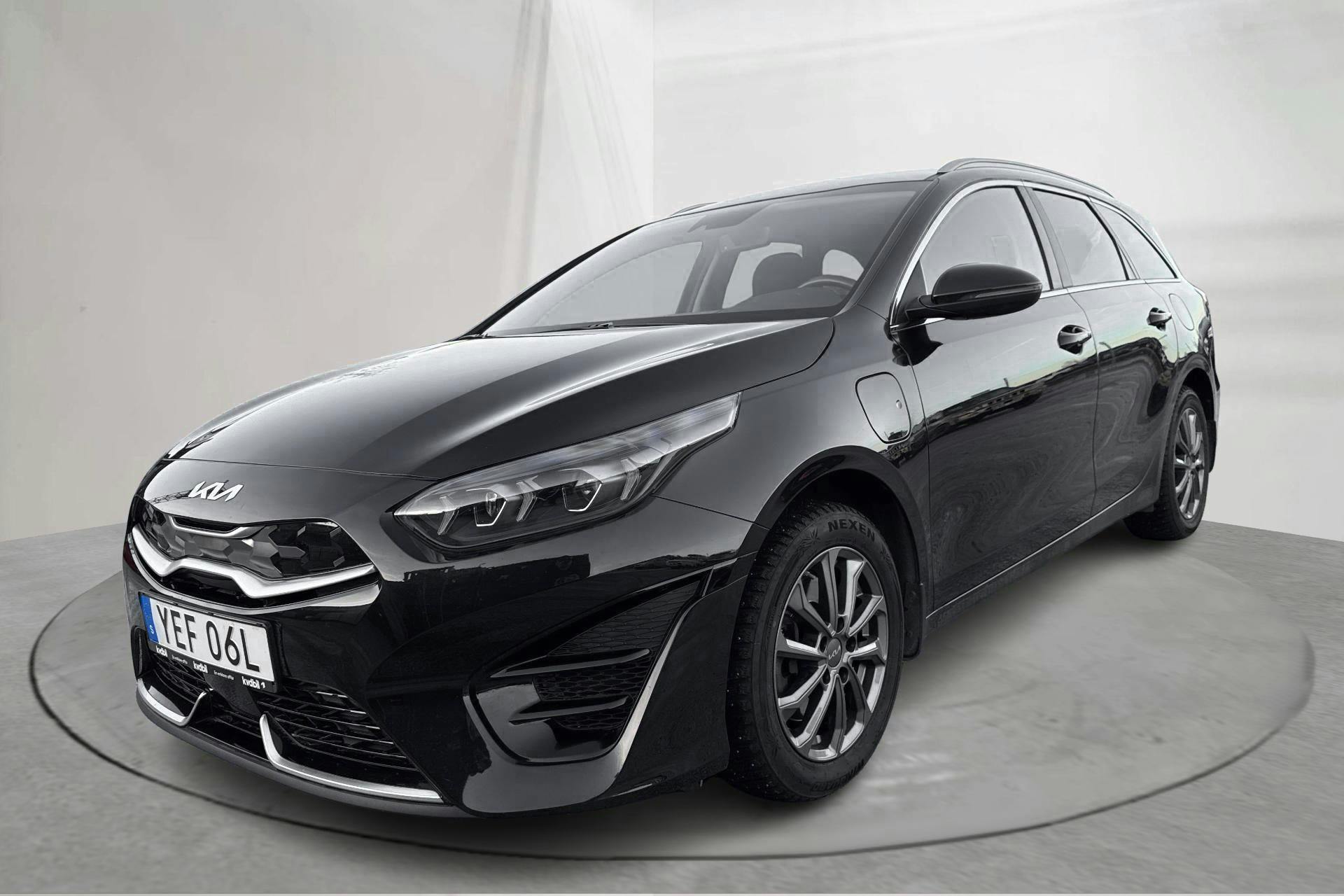 Presentation photo 1 of 17: KIA Ceed 1.6 Plug-in Hybrid SW (141hk) - 79 020 km - Automatic - black - 2024