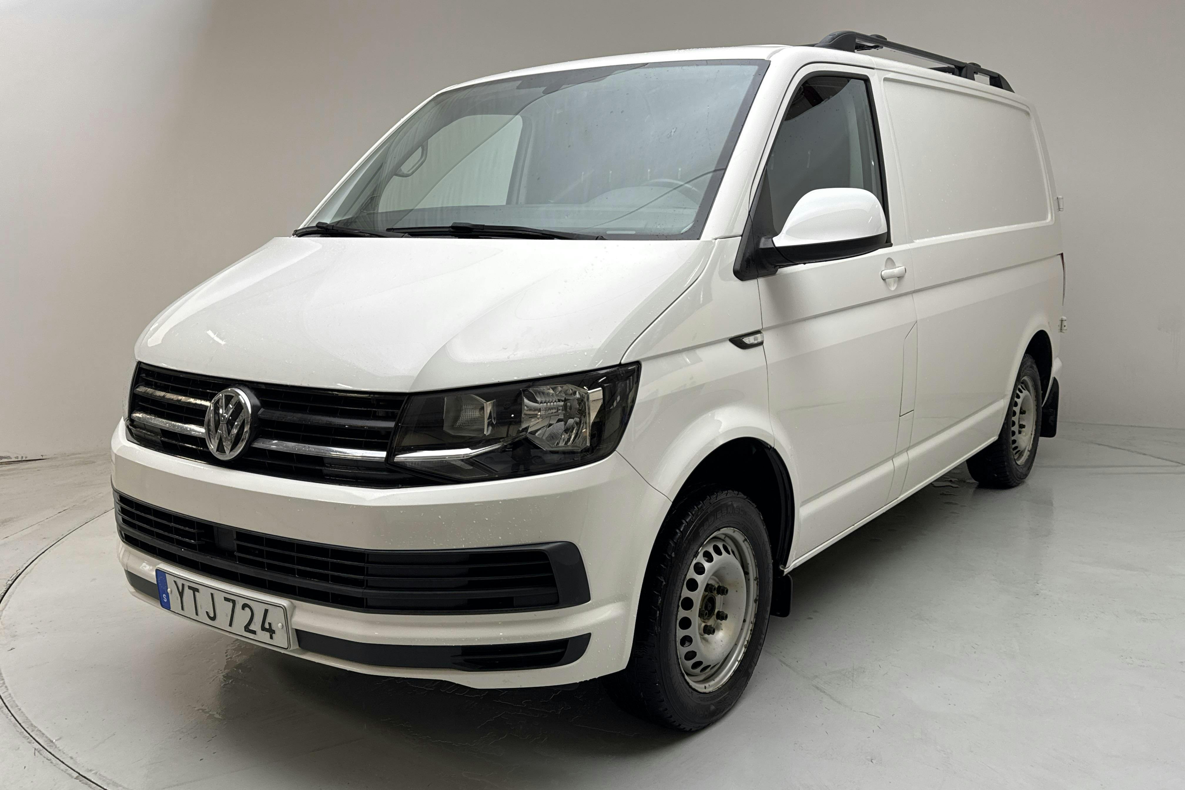 Presentation photo 1 of 13: VW Transporter T6 2.0 TDI BMT Skåp (102hk) - 129 960 km - Manual - white - 2018