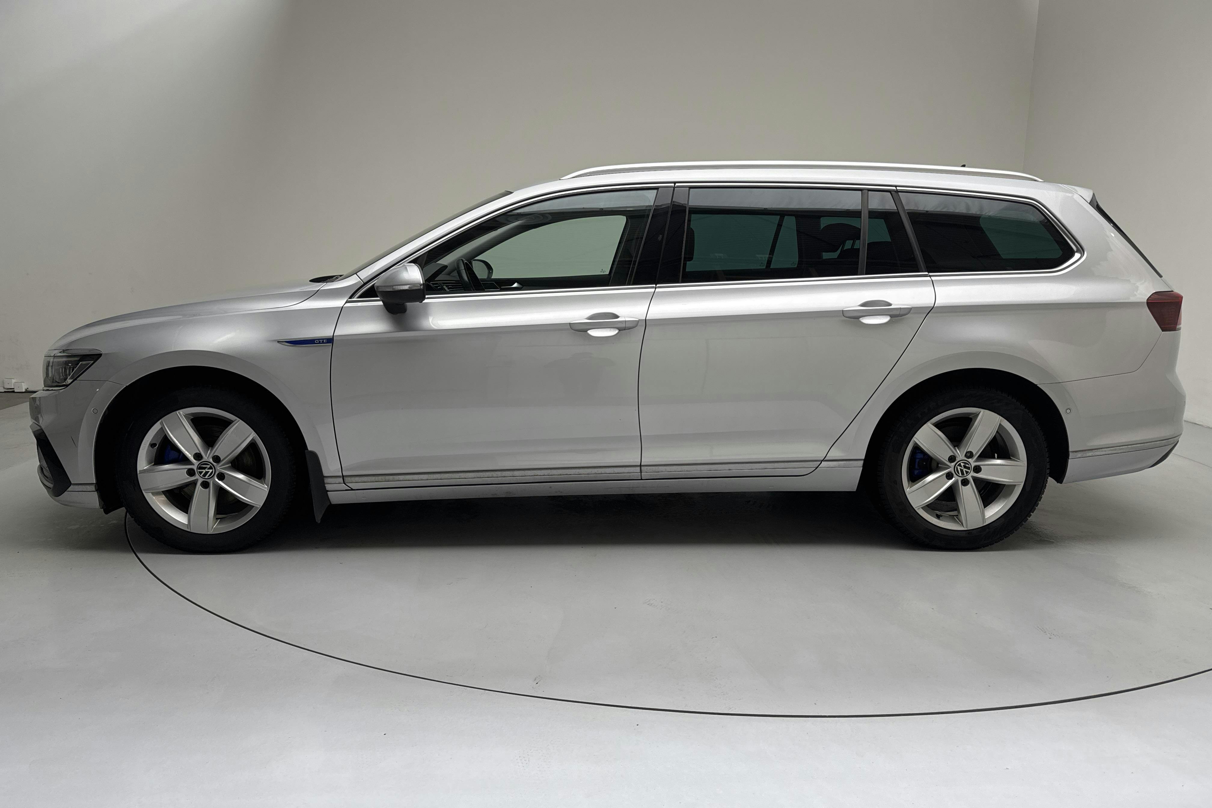 Presentation photo 2 of 18: VW Passat 1.4 GTE Sportscombi (218hk) - 128 050 km - Automatic - silver - 2021