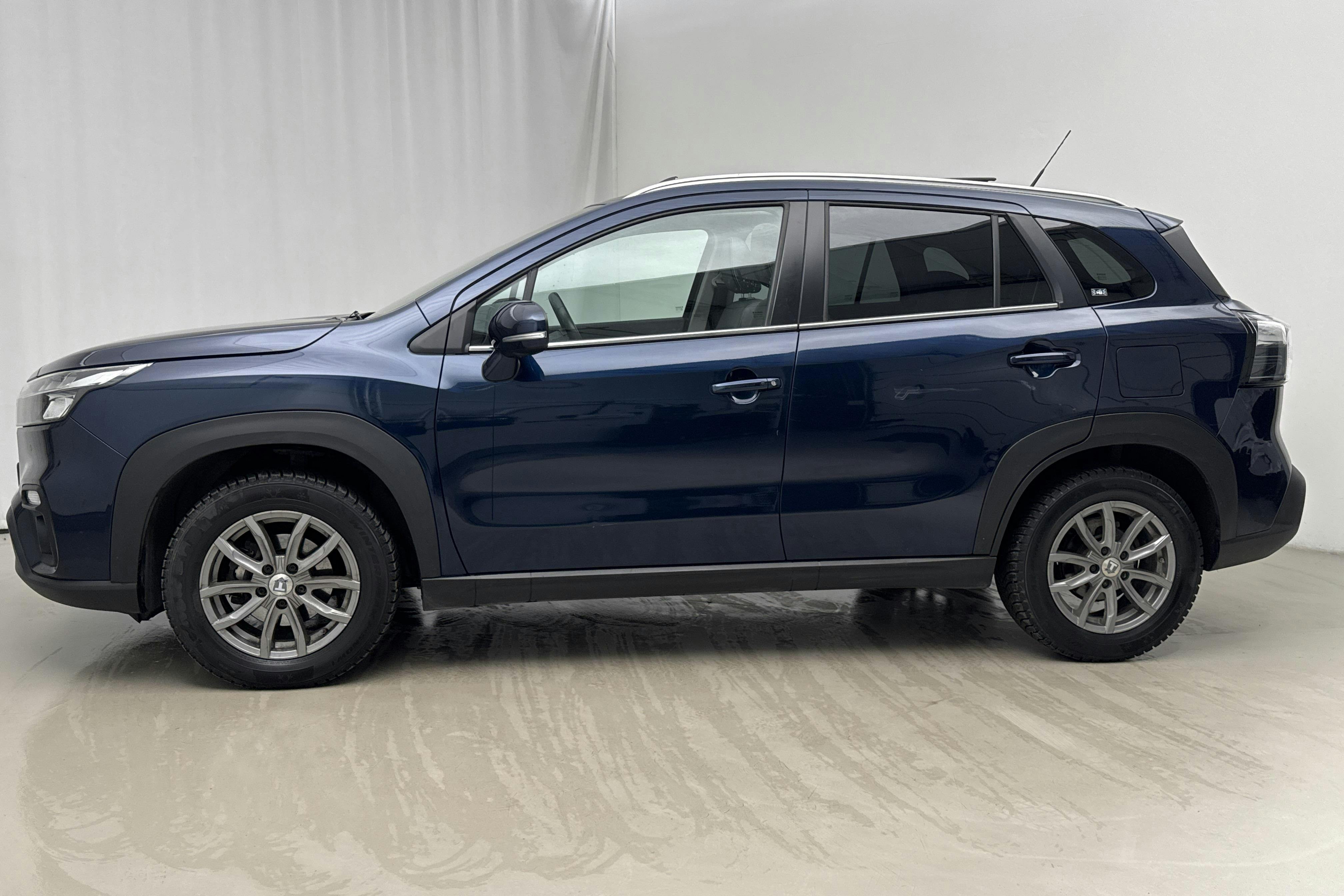 Presentationsfoto 2 av 21: Suzuki S-Cross 1.4 Hybrid 4x4 (129hk) - 5 429 mil - Automat - blå - 2022