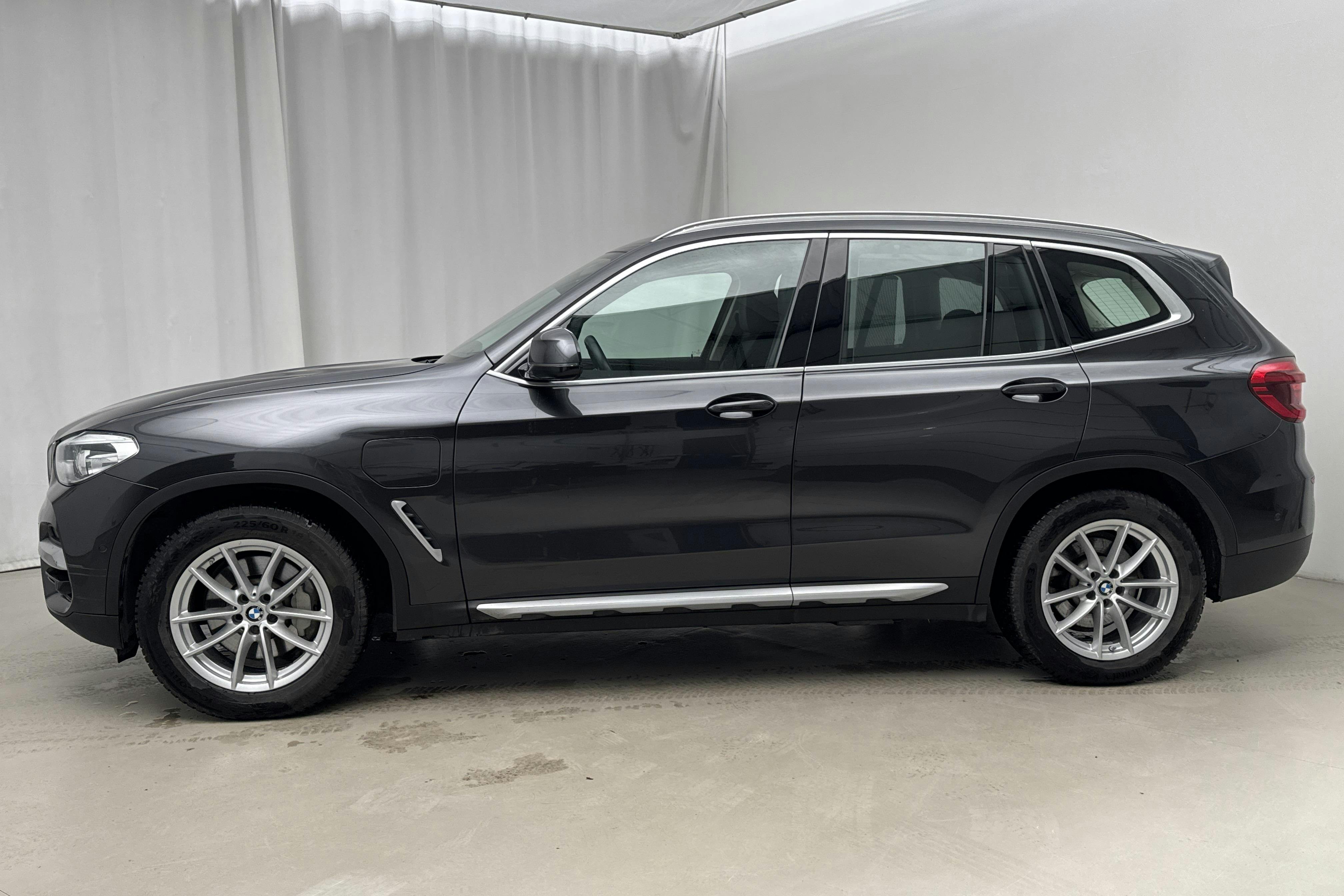 Presentation photo 2 of 17: BMW X3 xDrive30e, G01 (292hk) - 98 910 km - Automatic - gray - 2020