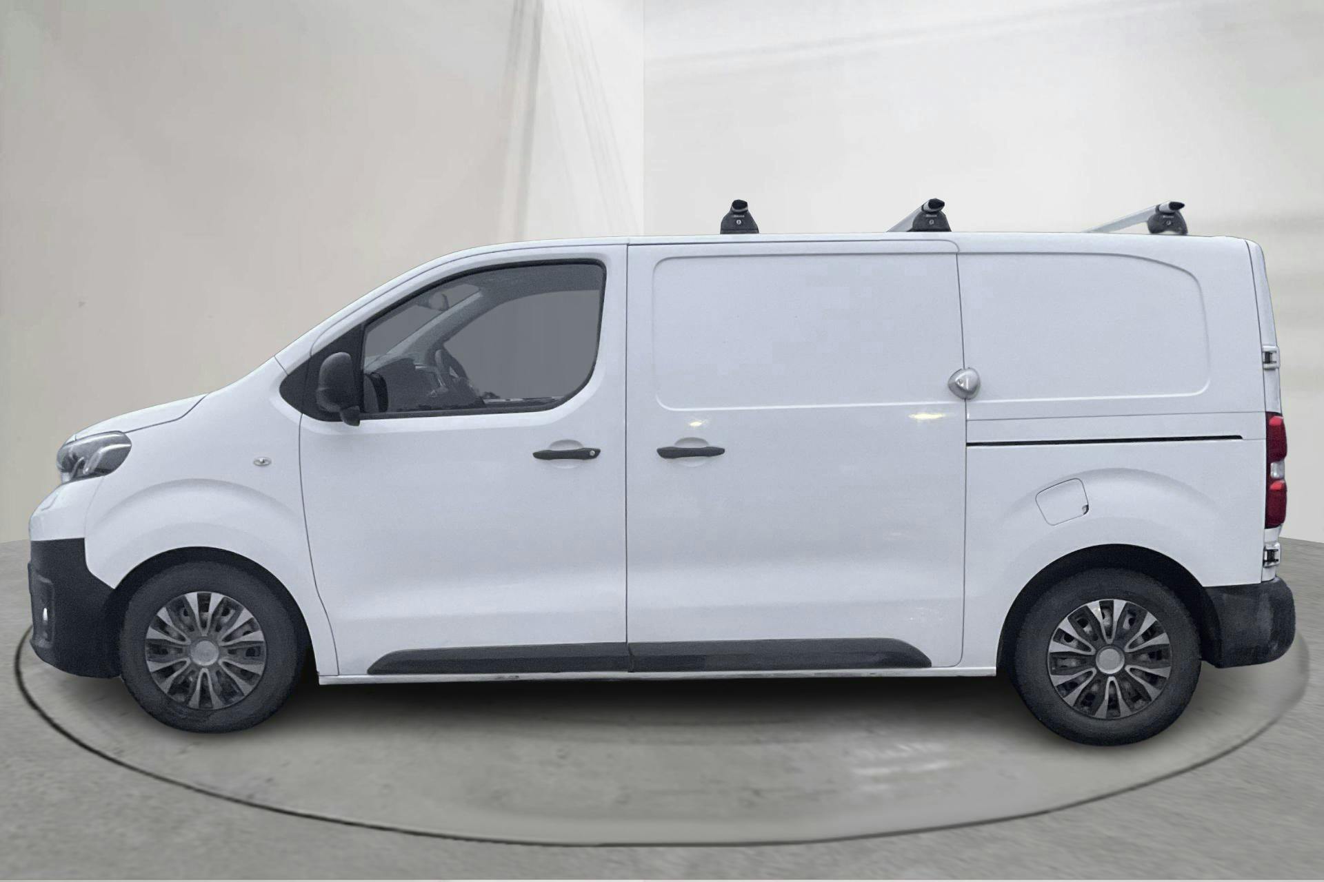 Presentation photo 2 of 12: Toyota PROACE 1.6 (115hk) - 128 660 km - Manual - white - 2017