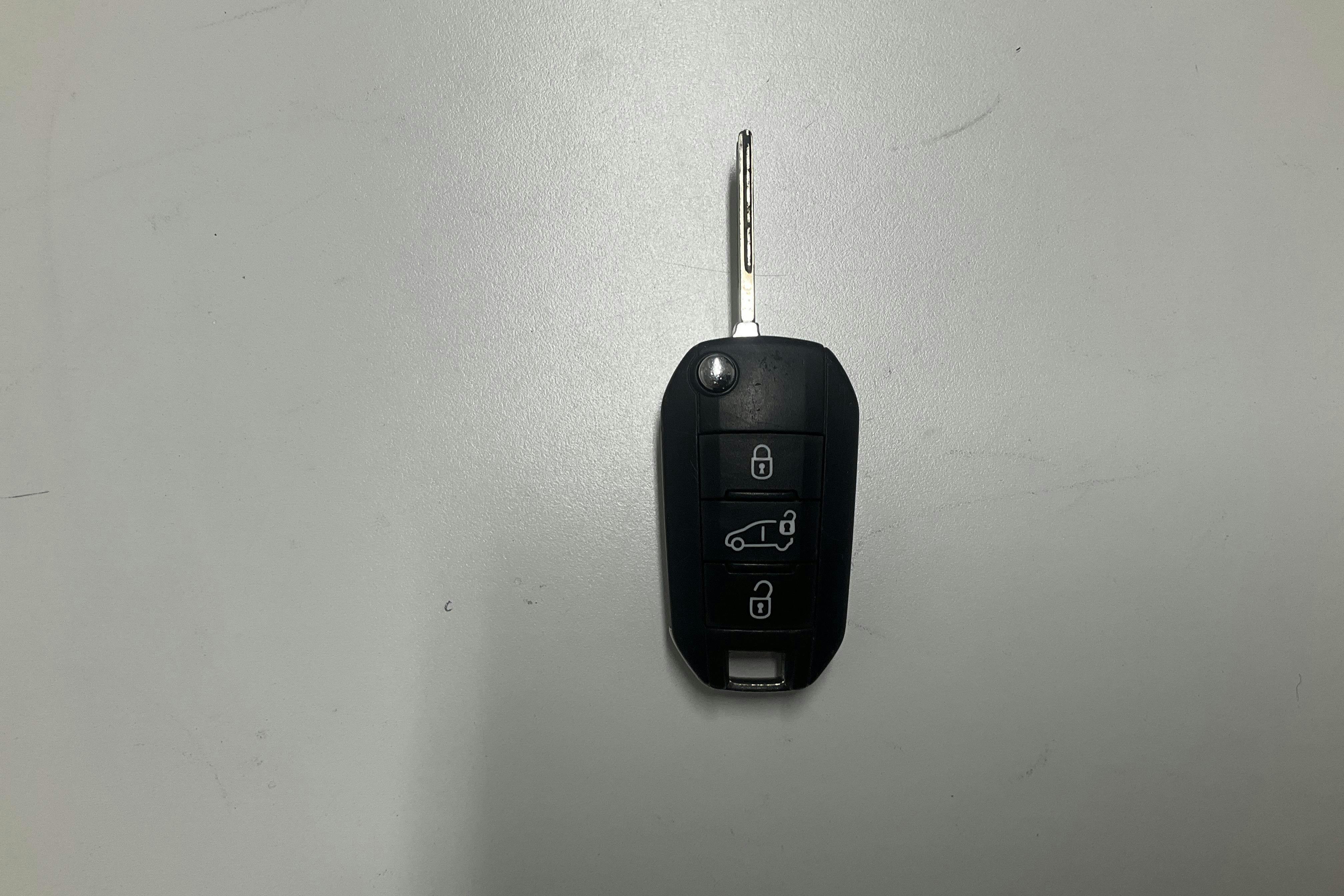 Presentation photo 12 of 12: Toyota PROACE 1.6 (115hk) - 128 660 km - Manual - white - 2017