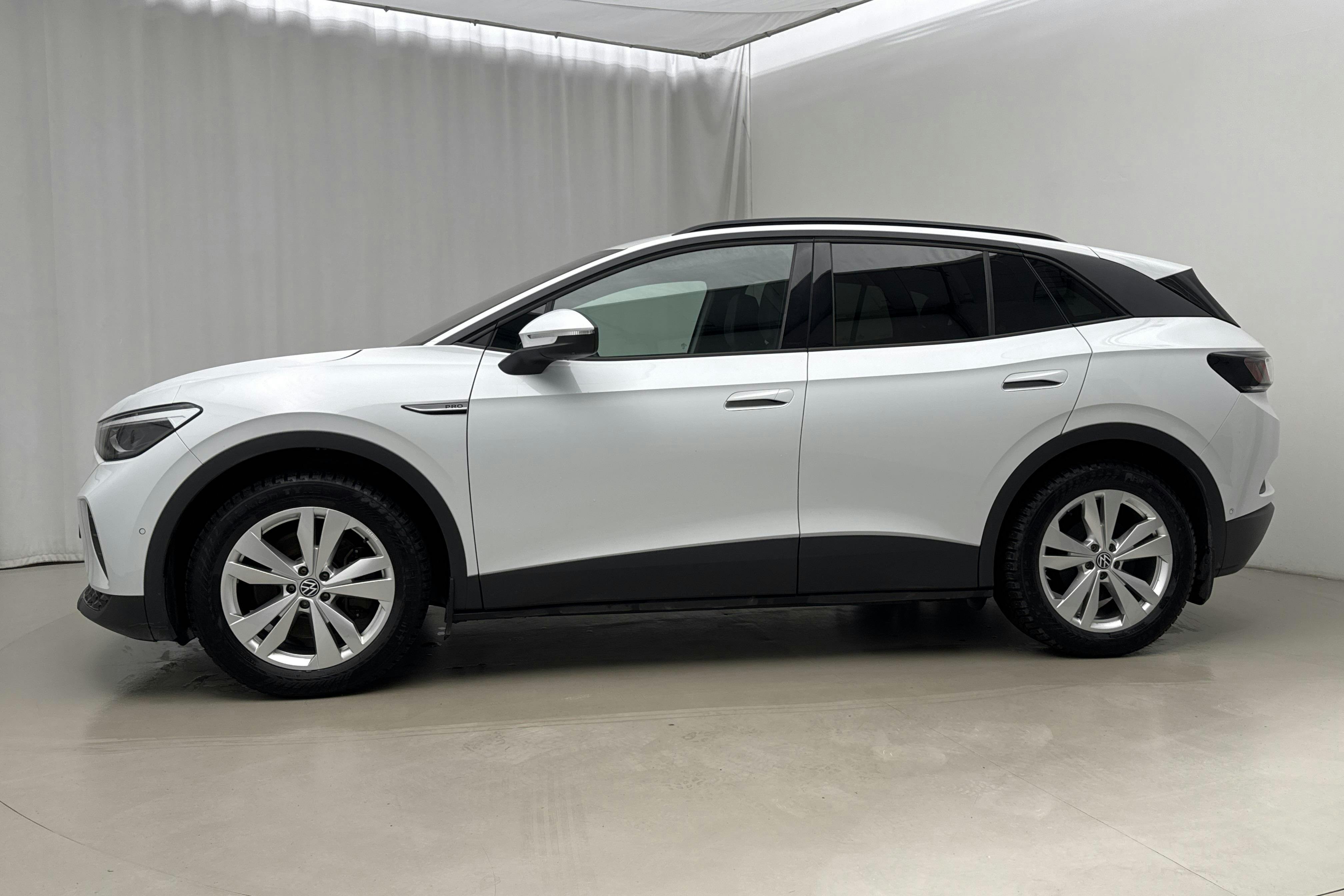 Presentationsfoto 2 av 22: VW ID.4 77kWh (204hk) - 6 856 mil - Automat - vit - 2023
