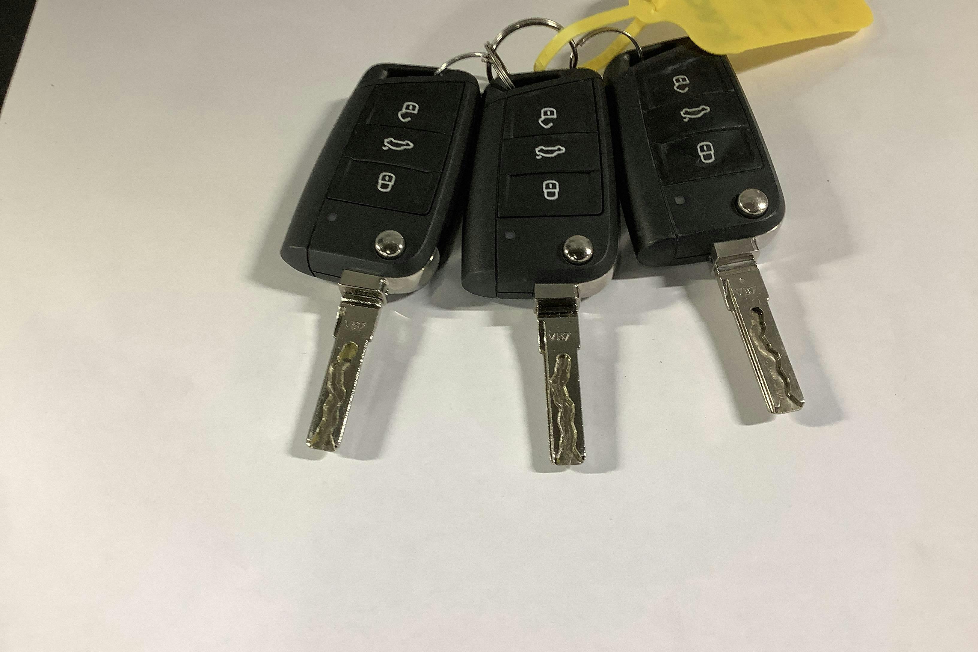 Presentation photo 14 of 14: VW Golf VII 1.5 TGI Sportscombi (130hk) - 27 590 km - Automatic - silver - 2020