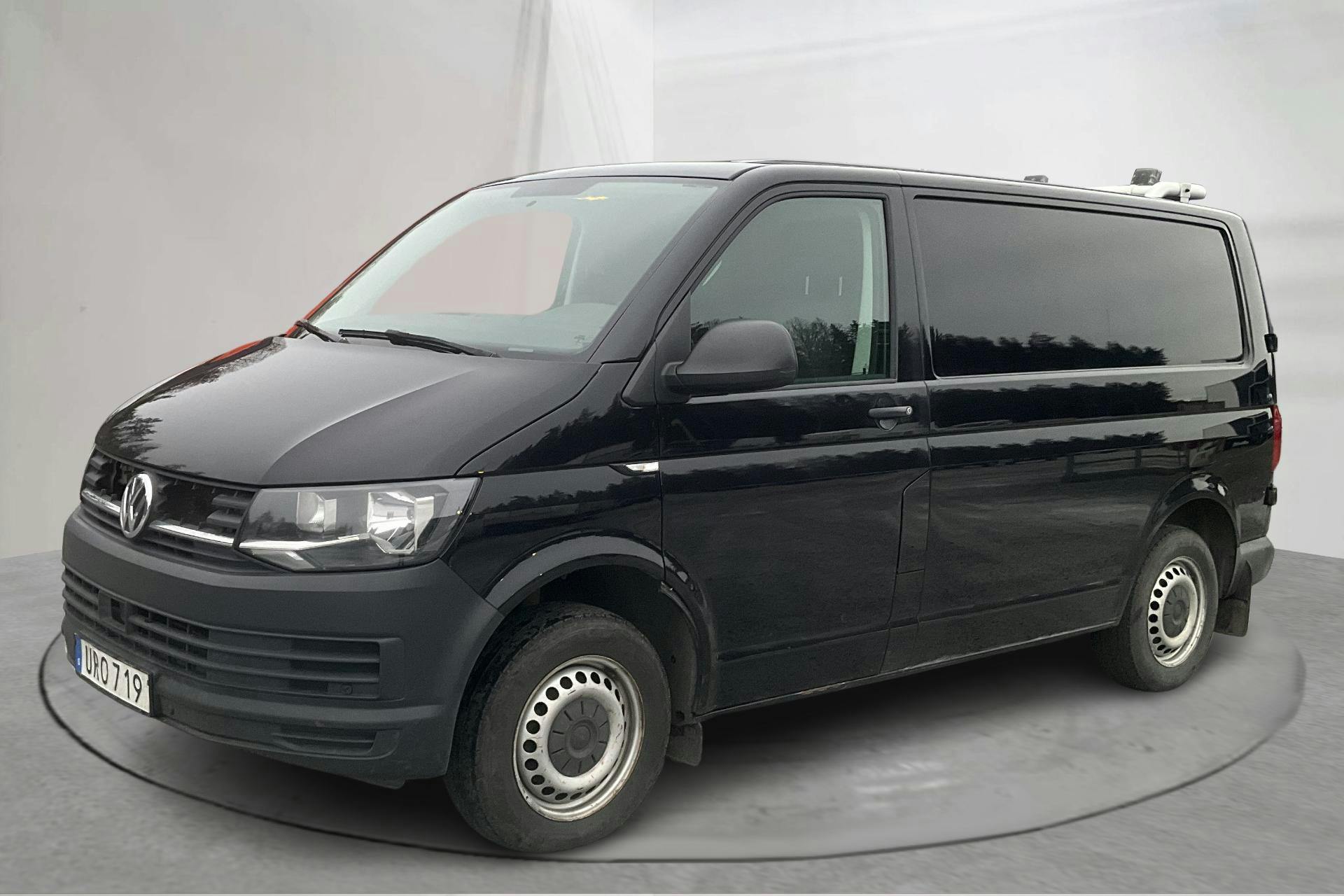 Presentation photo 1 of 12: VW Transporter T6 2.0 TDI BMT Skåp (150hk) - 214 010 km - Manual - black - 2017