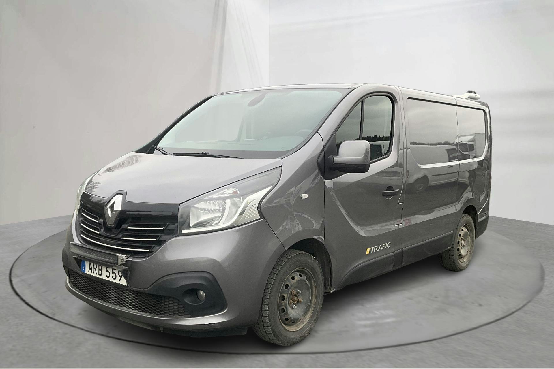 Esittelykuva 1 osoitteesta 13: Renault Trafic 1.6 dCi Skåp (140hk) - 253 990 km - Manuaalinen - harmaa - 2015