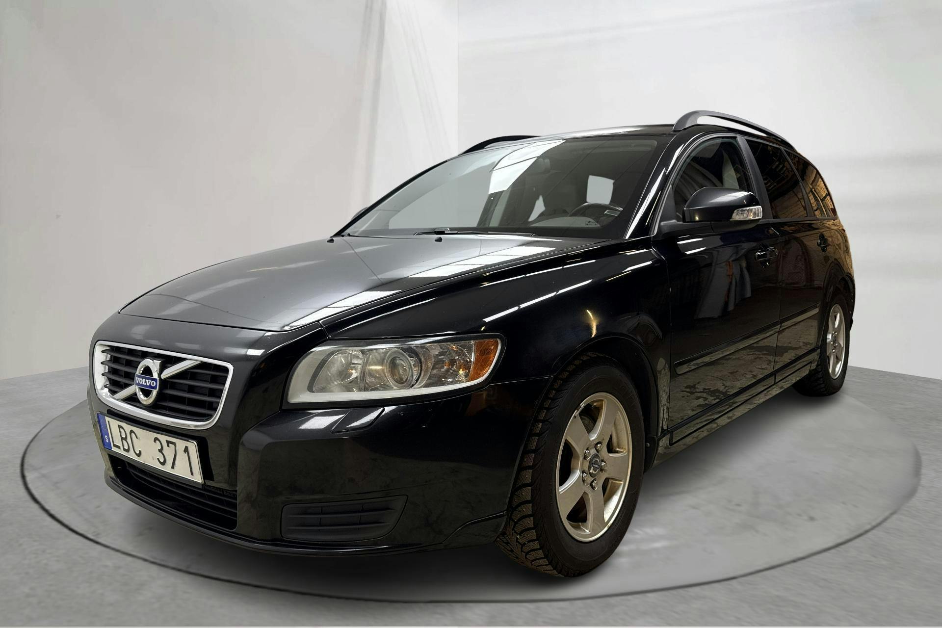Presentation photo 1 of 14: Volvo V50 1.6D DRIVe (115hk) - 229 430 km - Manual - black - 2011