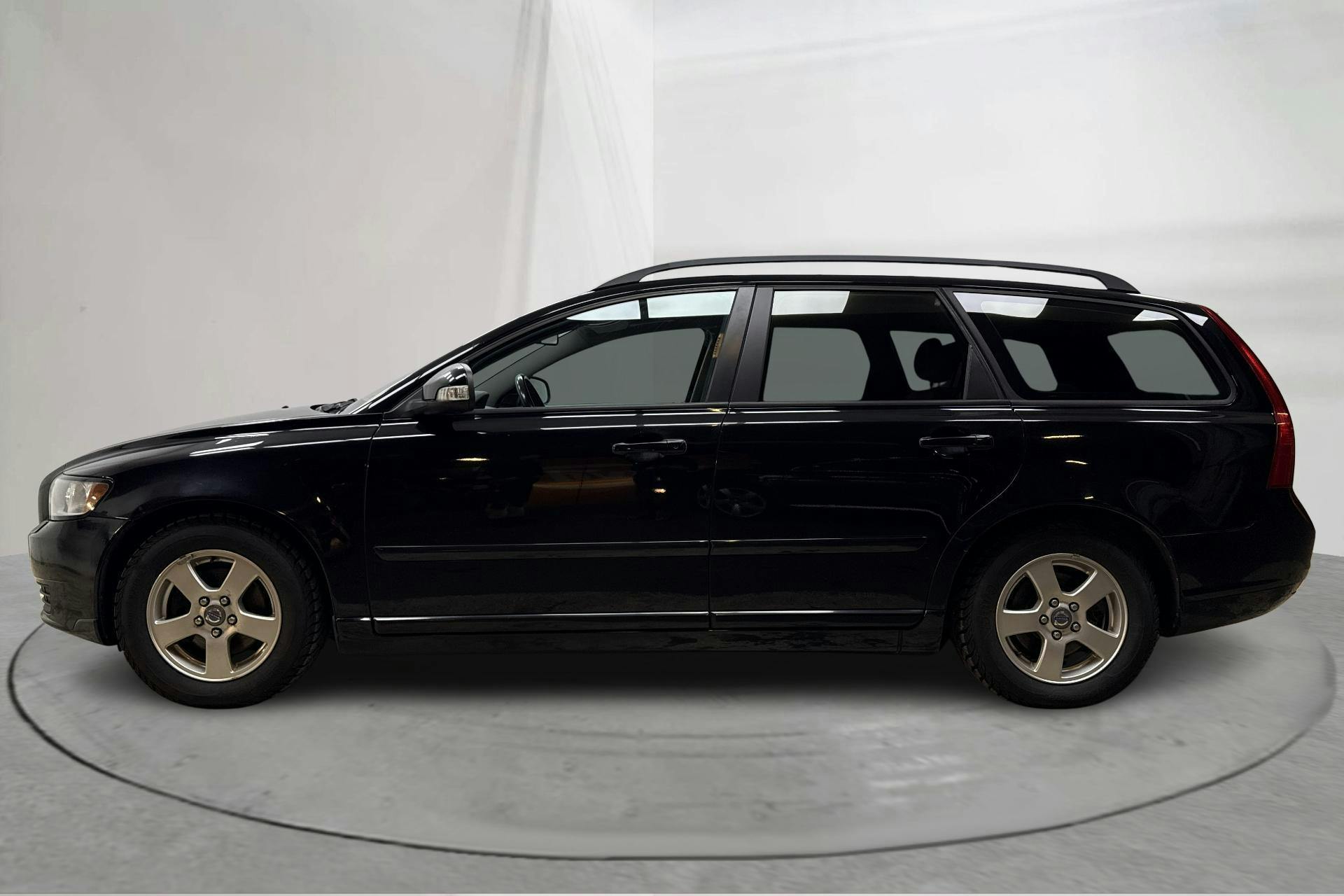 Presentation photo 2 of 14: Volvo V50 1.6D DRIVe (115hk) - 229 430 km - Manual - black - 2011